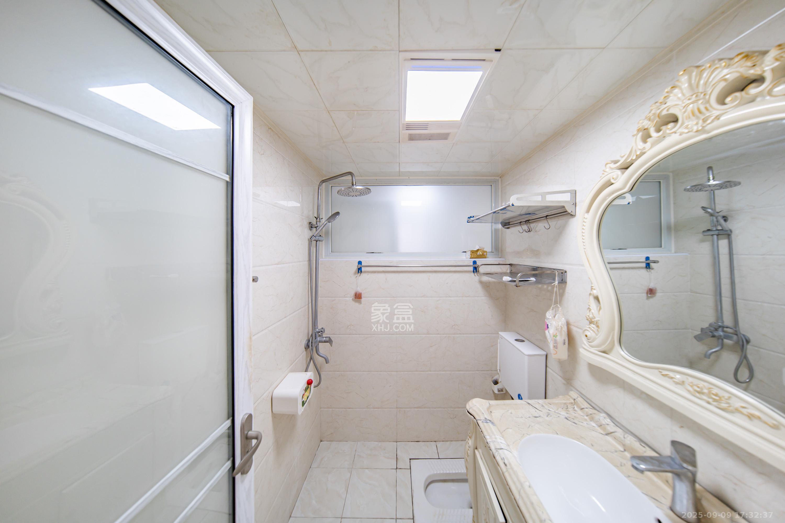 合能洋湖公馆  3室2厅2卫    88.0万 合能洋湖公馆  3室2厅2卫    88.0万卫生间