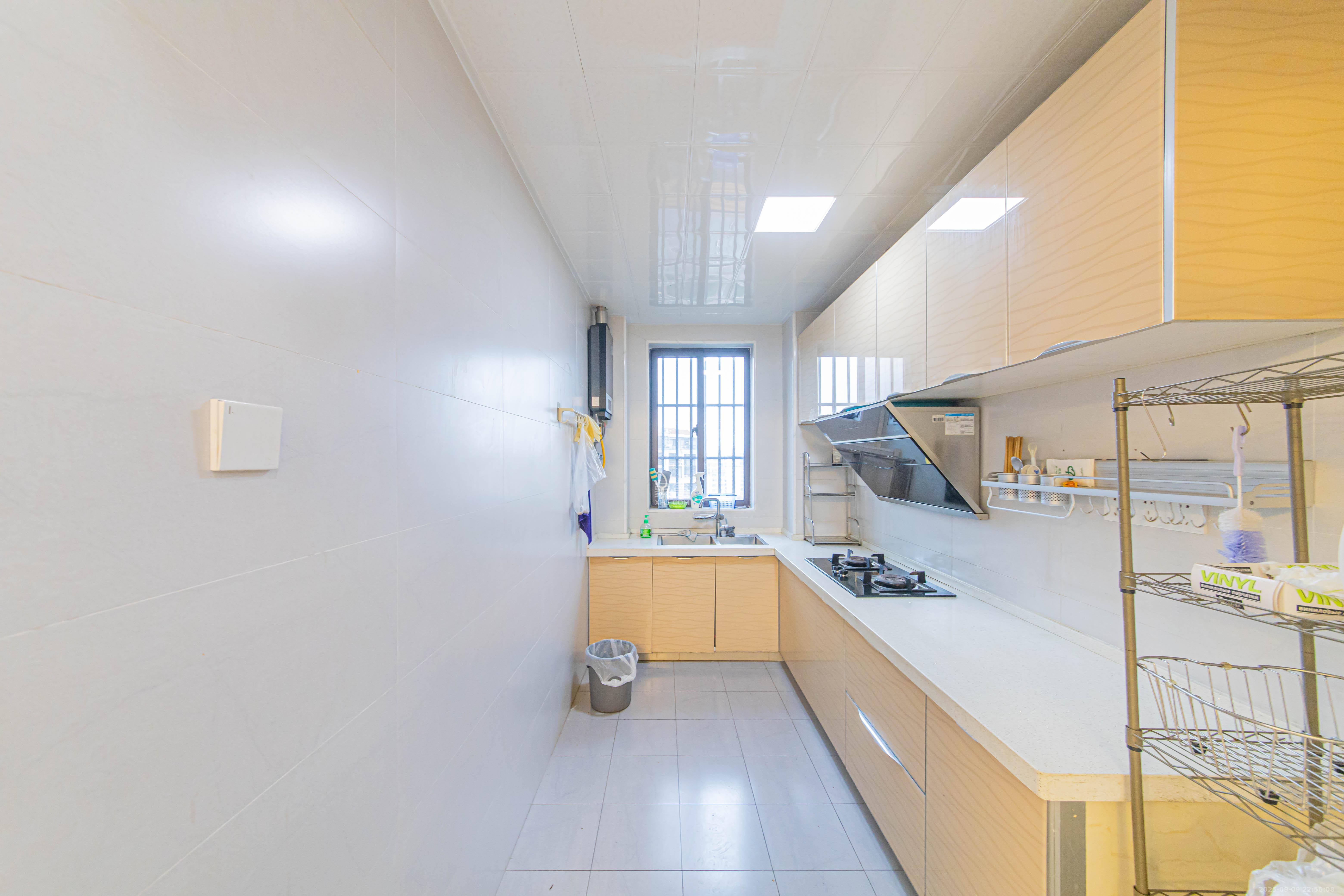 鑫远悦城（鑫远悦时代）  4室2厅2卫    117.0万厨房