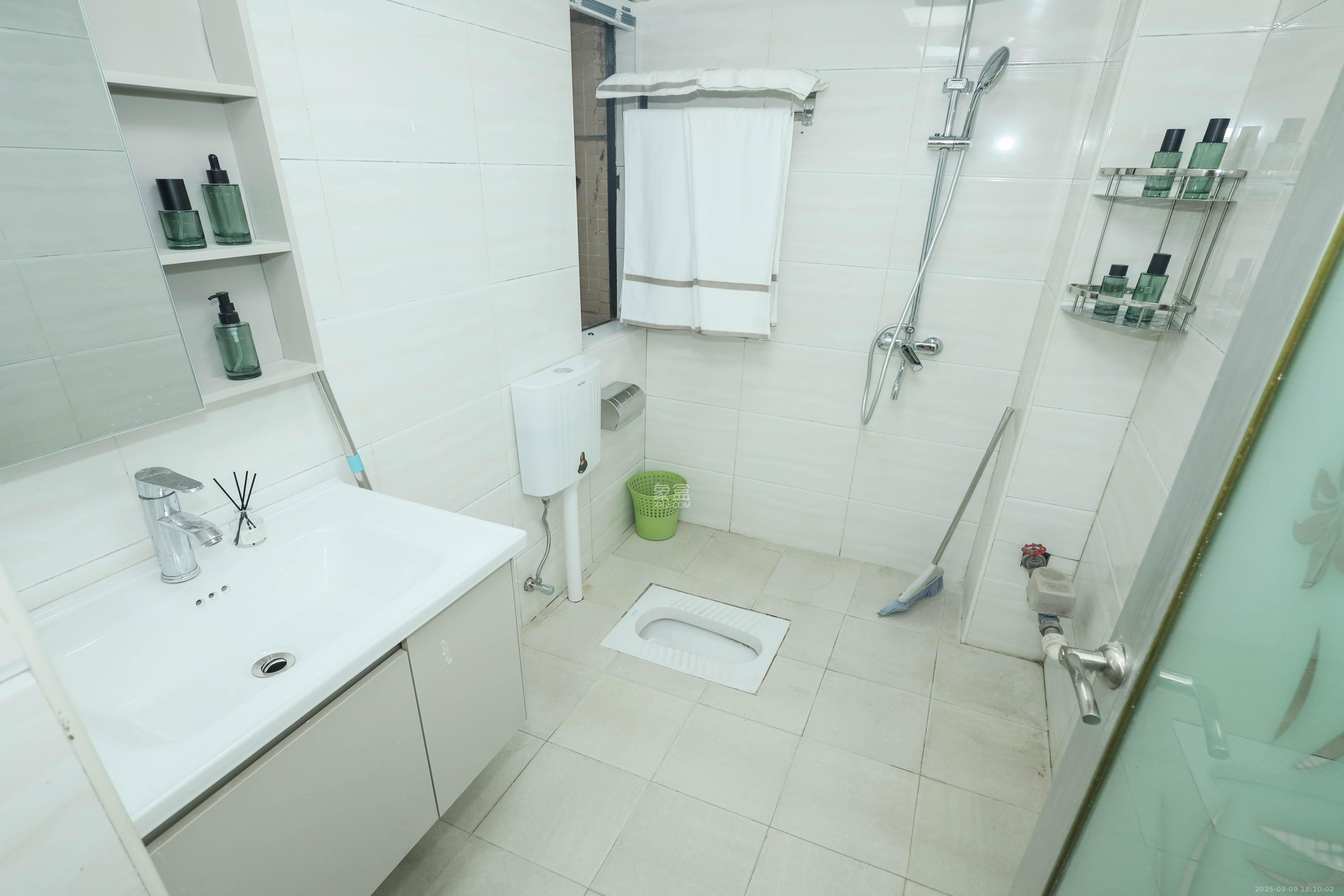 保利麓谷林语A区  3室1厅1卫    73.0万卫生间