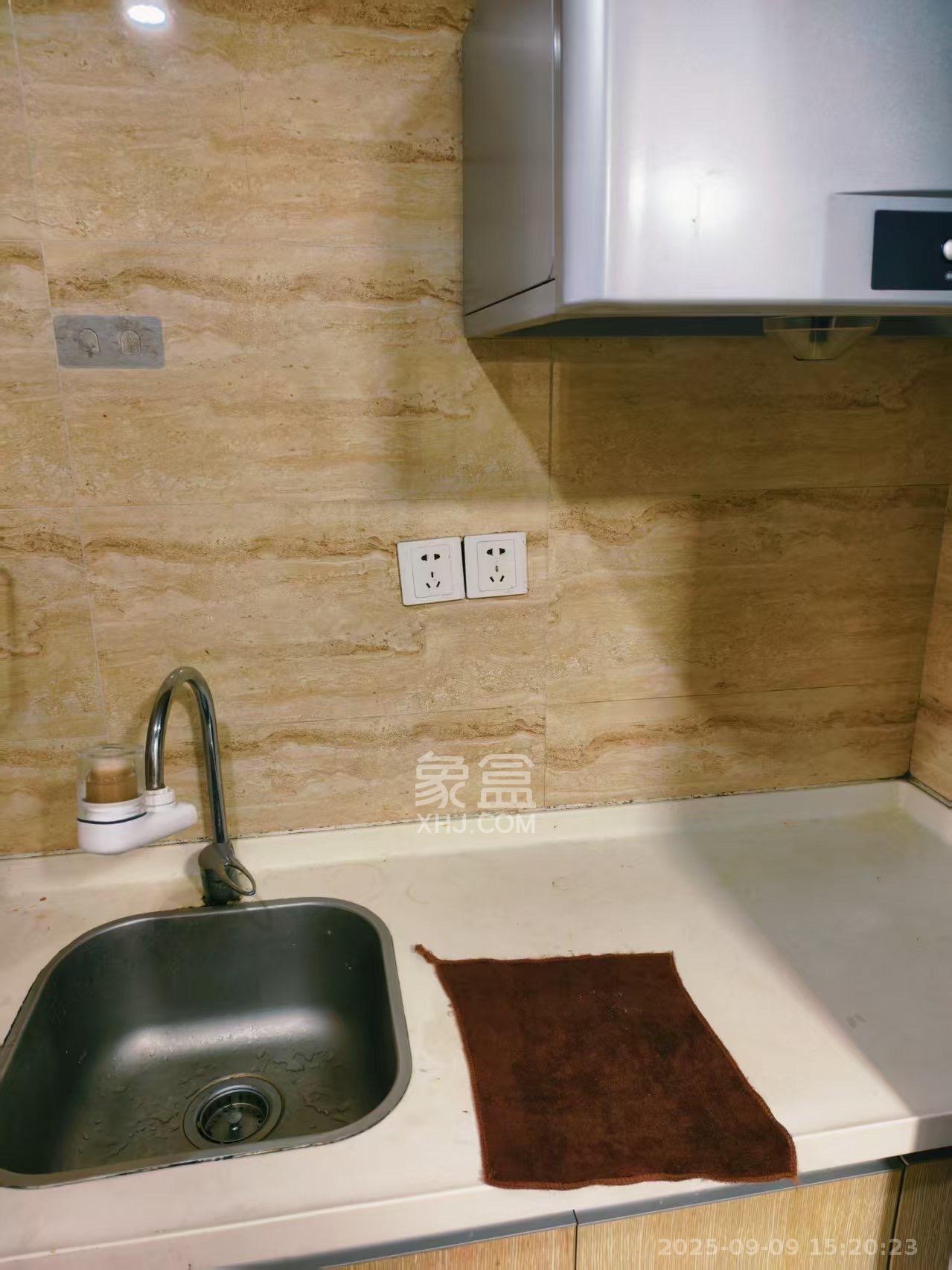 万科城市花园 1室1厅1卫 1300.0元/月 万科城市花园 1室1厅1卫 1300.0元/月室内图