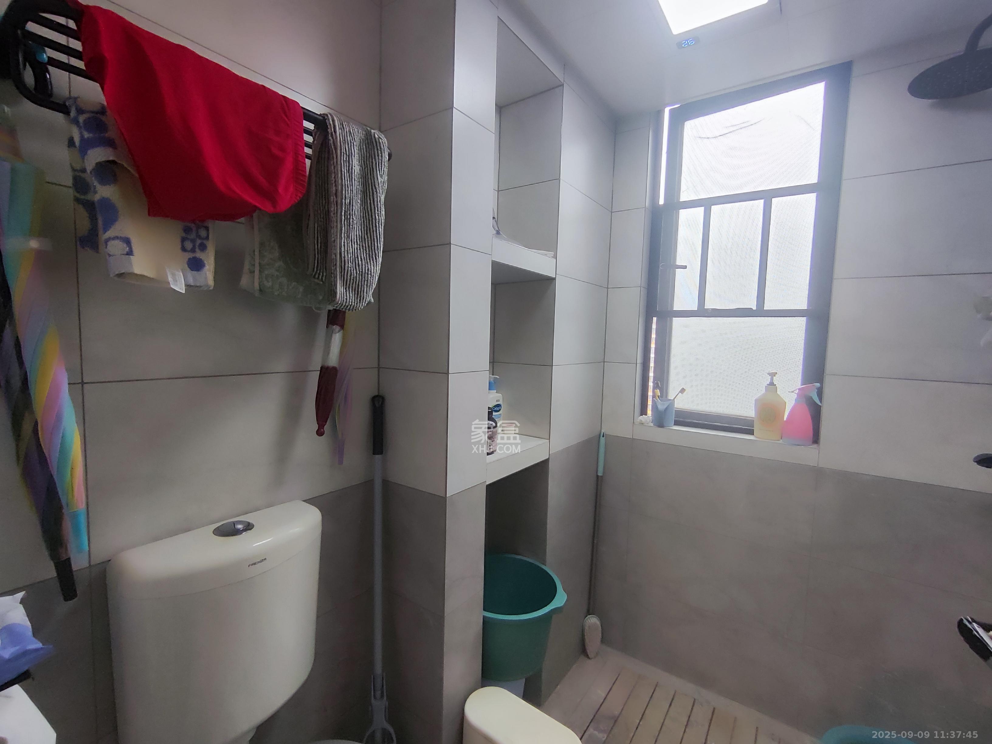 保利西海岸B区  4室2厅2卫    5200.0元/月 保利西海岸B区  4室2厅2卫    5200.0元/月室内图