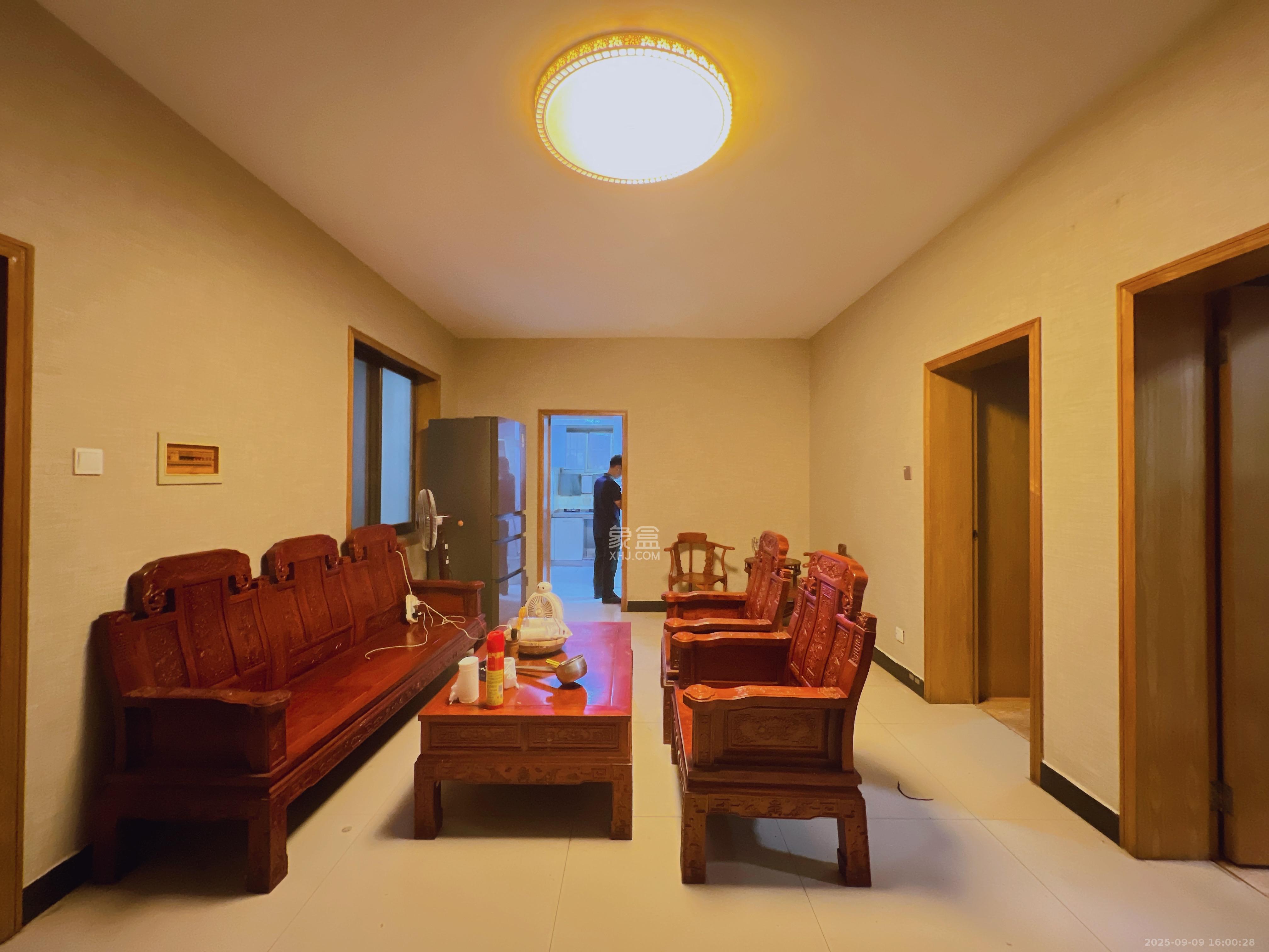 省体委冠军楼 1室0厅0卫 2500.0元/月 省体委冠军楼 1室0厅0卫 2500.0元/月室内图