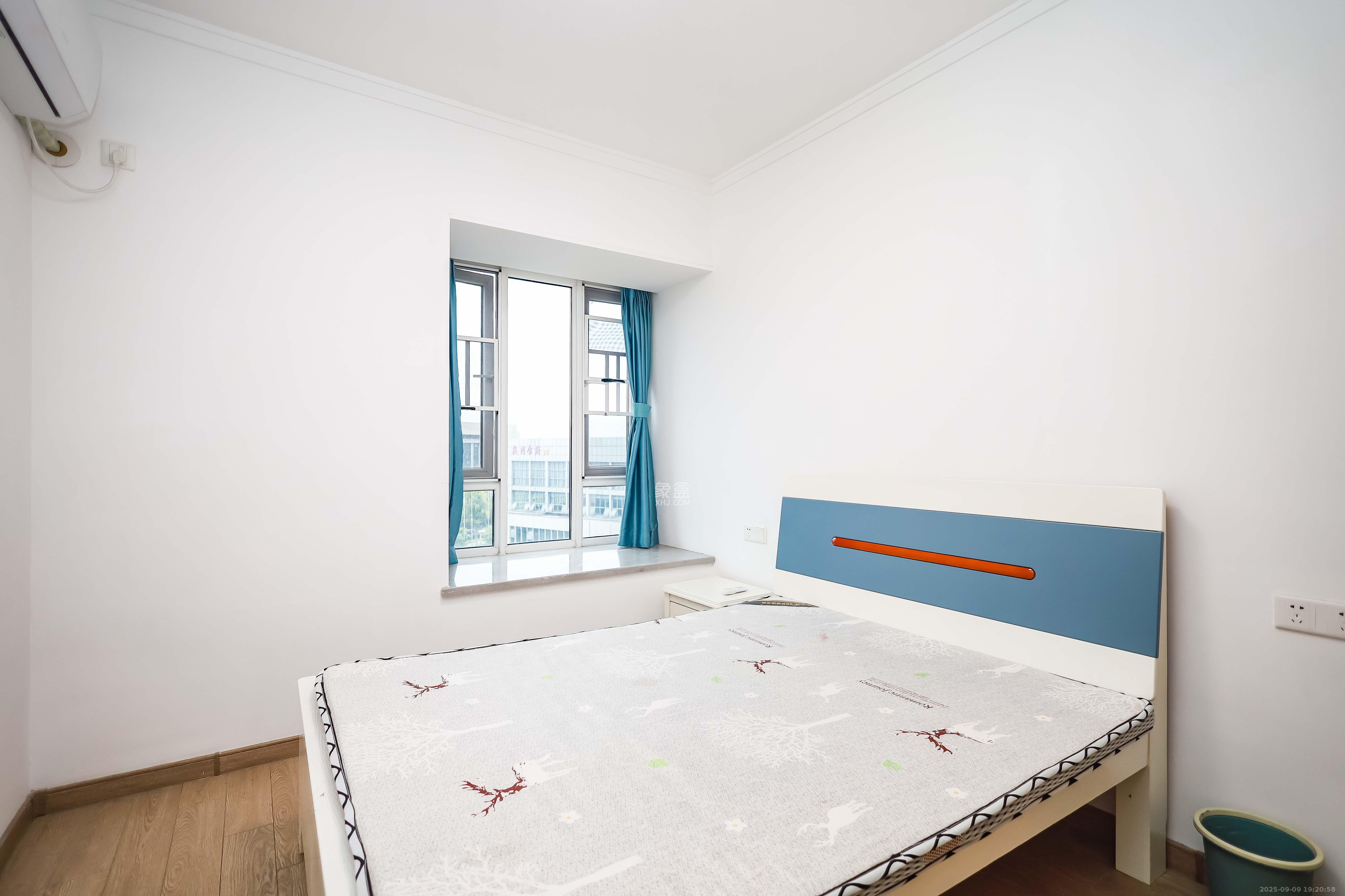 金地中交麓谷香颂(金地中交雅苑)  3室2厅2卫    116.0万 金地中交麓谷香颂(金地中交雅苑)  3室2厅2卫    116.0万卧室