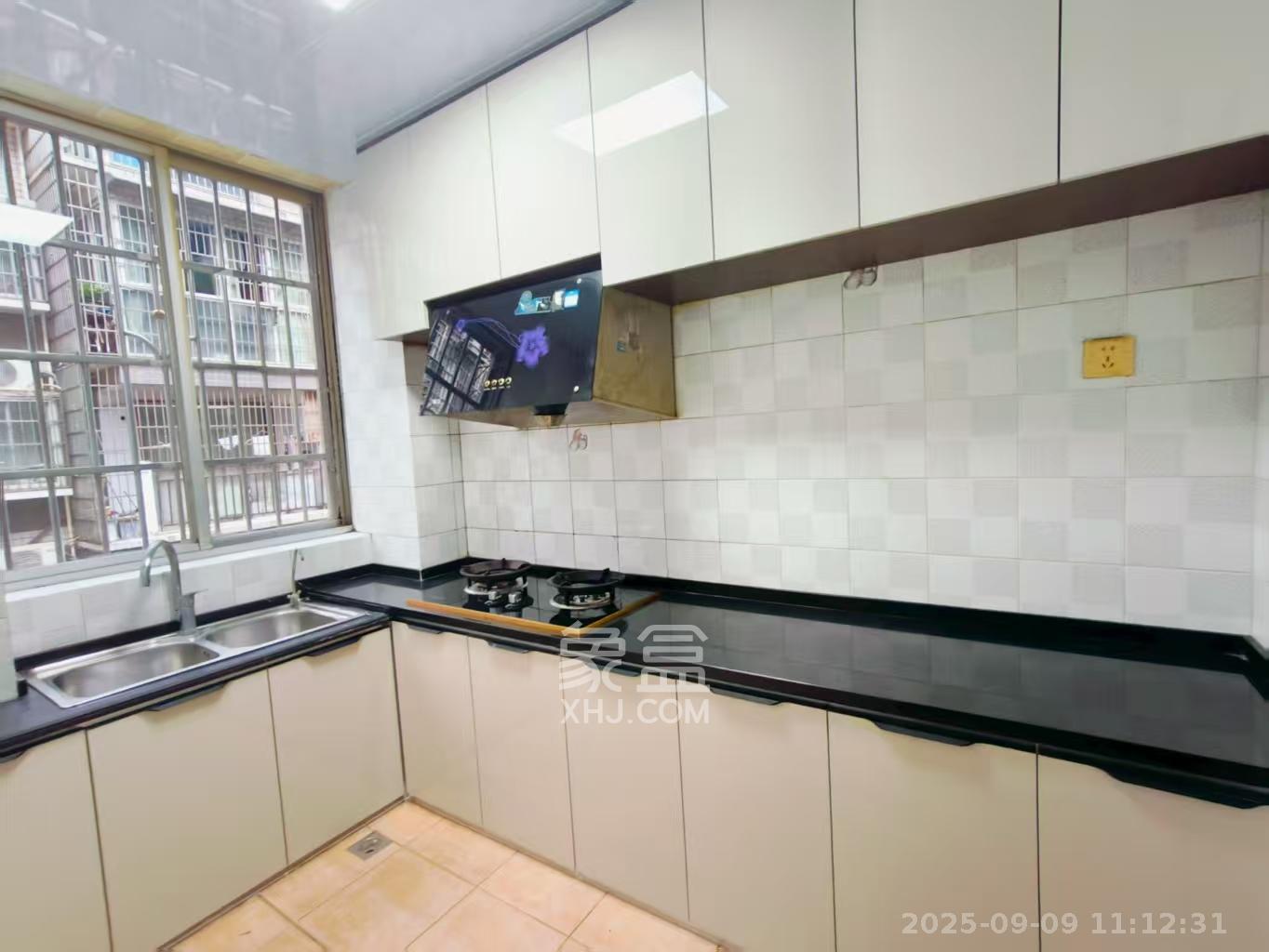 湘绣城 4室2厅1卫 1700.0元/月 湘绣城 4室2厅1卫 1700.0元/月室内图