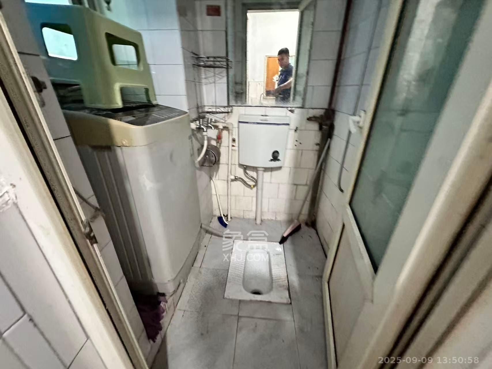 文艺新村  2室1厅1卫    1400.0元/月室内图