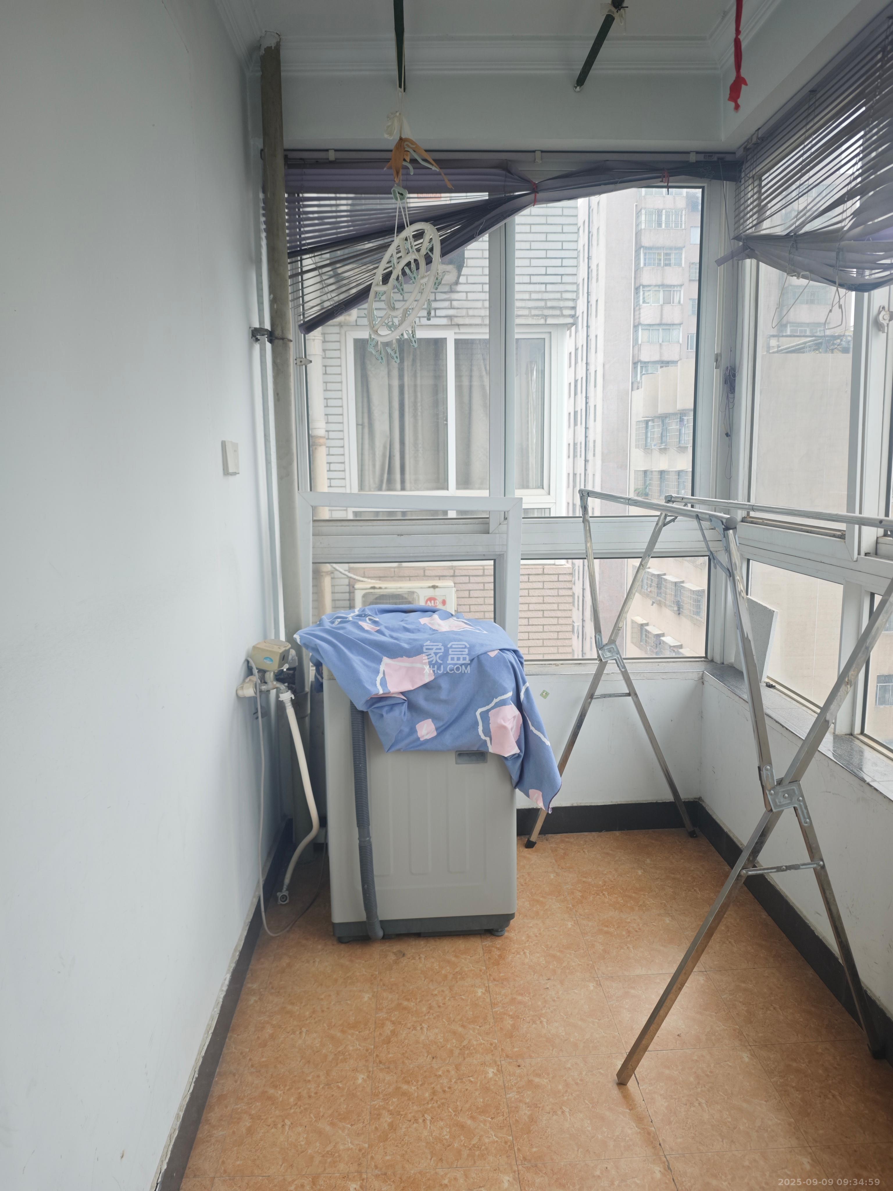 长勘小区  3室2厅2卫   2600.00元/月室内图