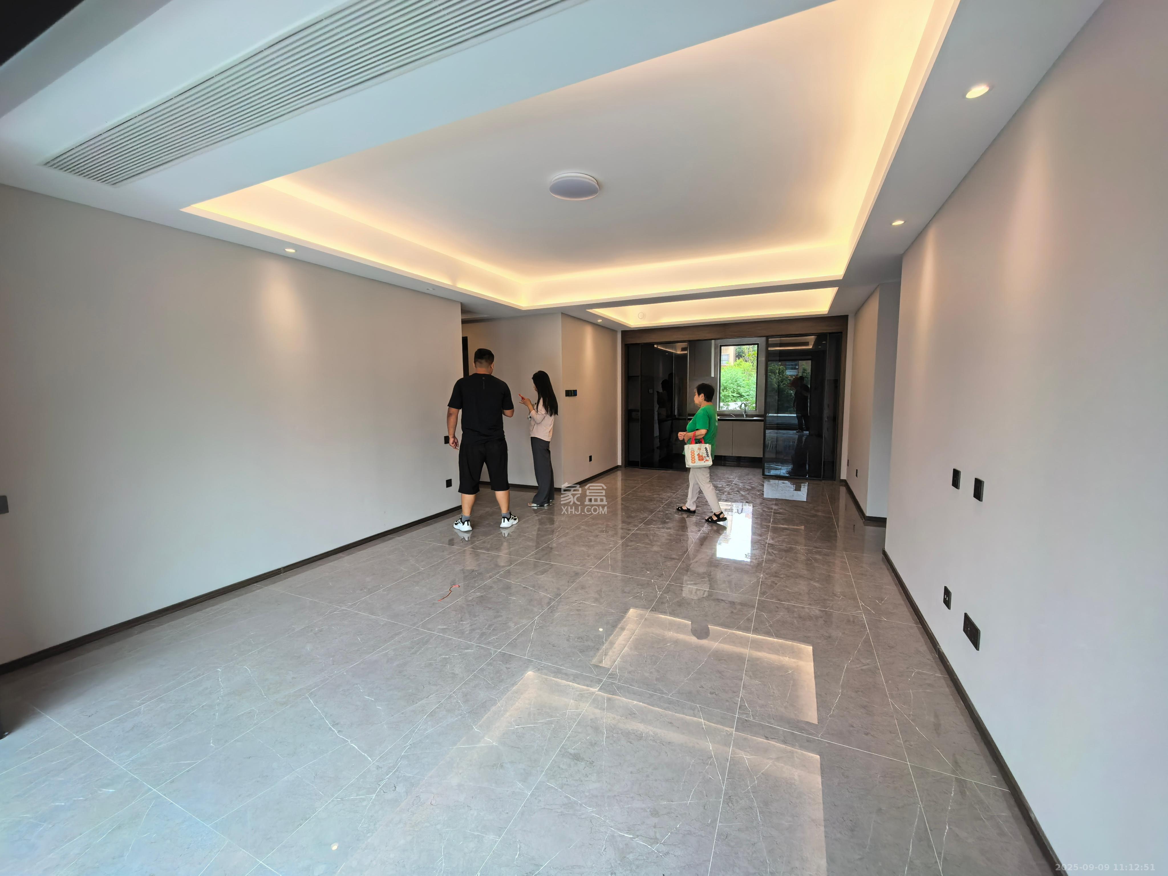 龙湖青云阙  4室2厅2卫    5000.0元/月 龙湖青云阙  4室2厅2卫    5000.0元/月室内图