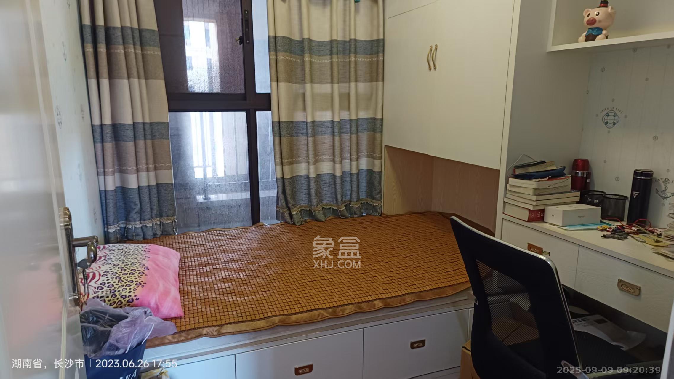 星湖湾一期高层  3室2厅1卫   2200.00元/月室内图