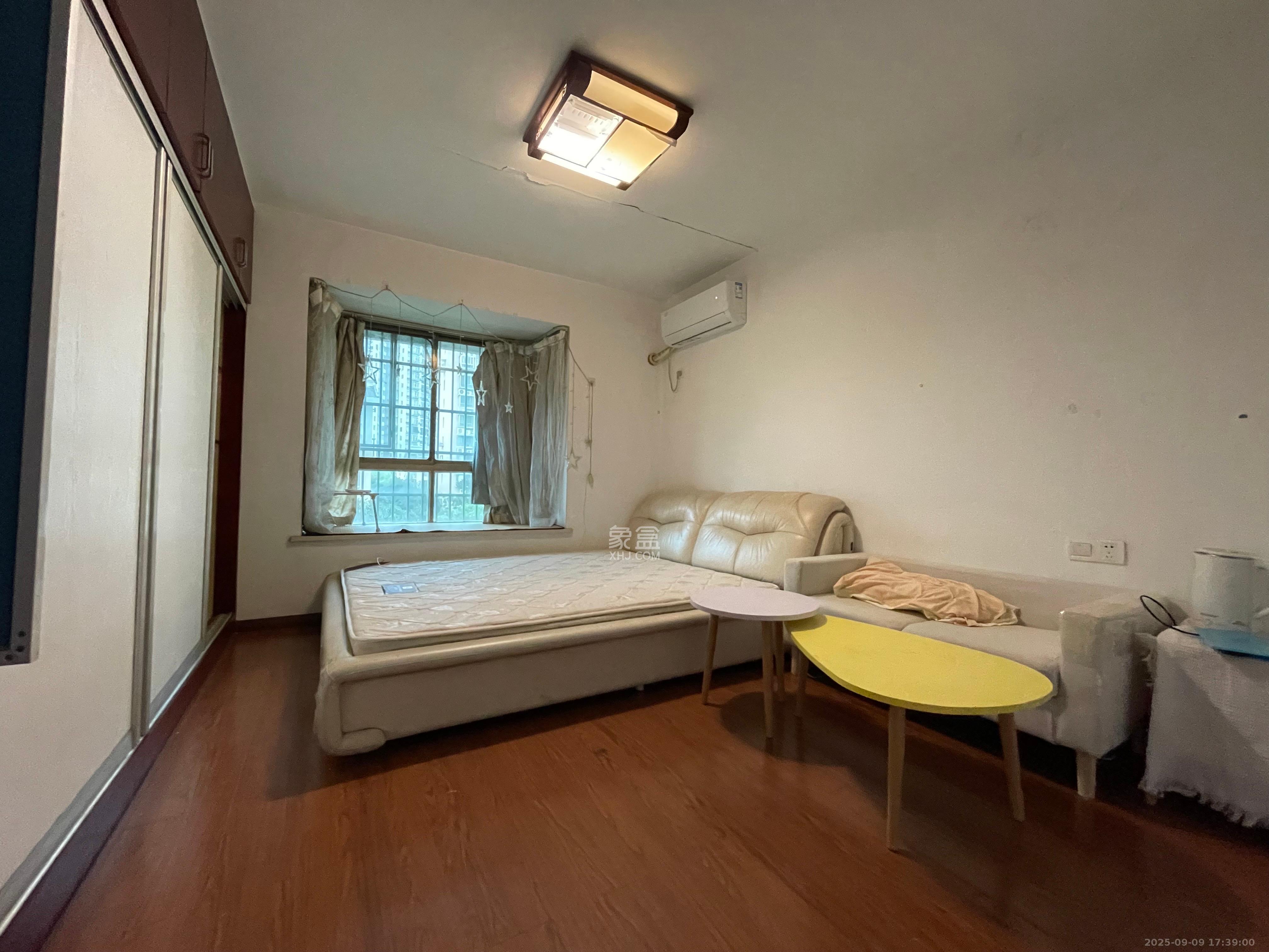 景香苑 4室2厅2卫 2800.0元/月 景香苑 4室2厅2卫 2800.0元/月室内图