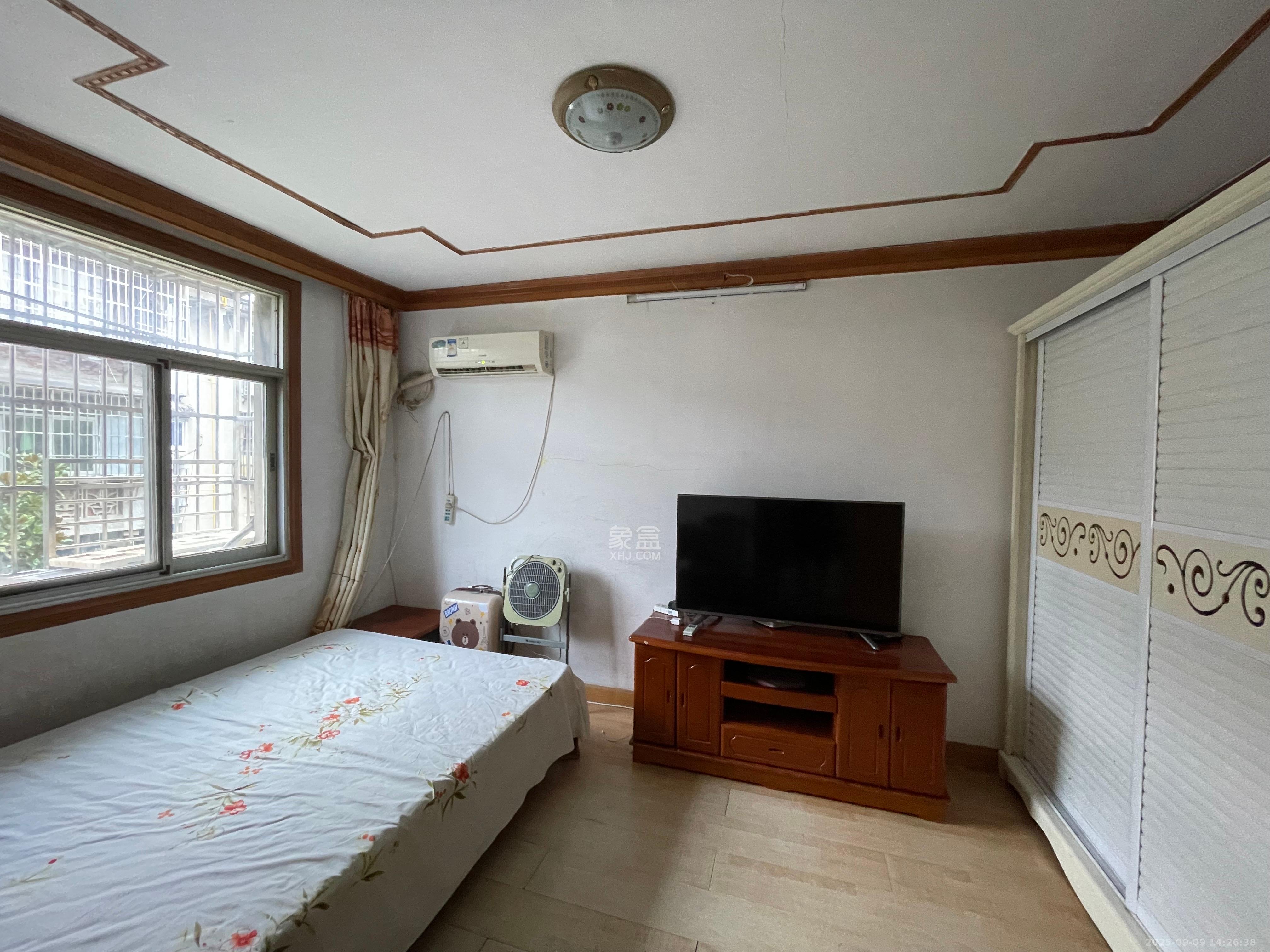 国庆新村  2室1厅1卫    1400.0元/月 国庆新村  2室1厅1卫    1400.0元/月室内图