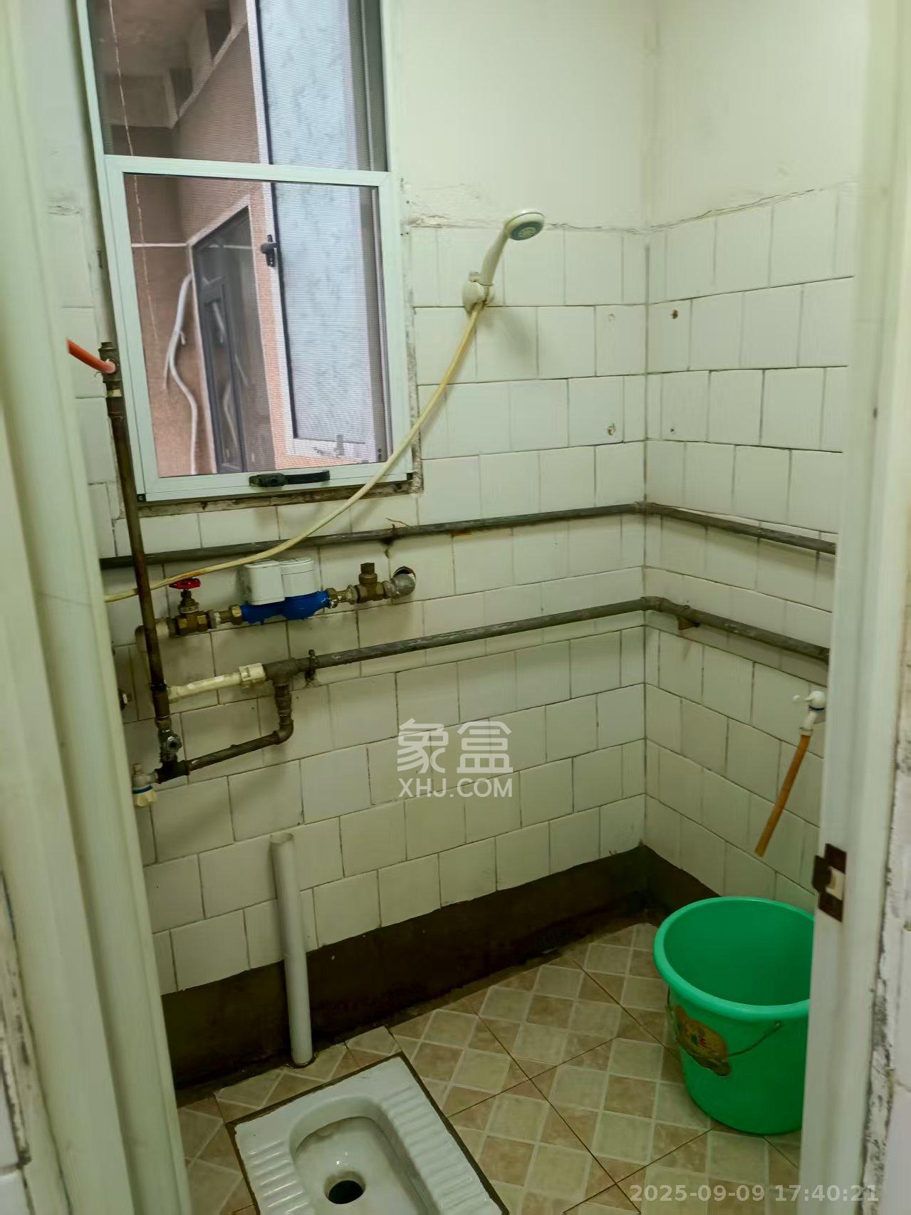 伍家岭电信局  2室1厅1卫    1300.0元/月 伍家岭电信局  2室1厅1卫    1300.0元/月室内图1