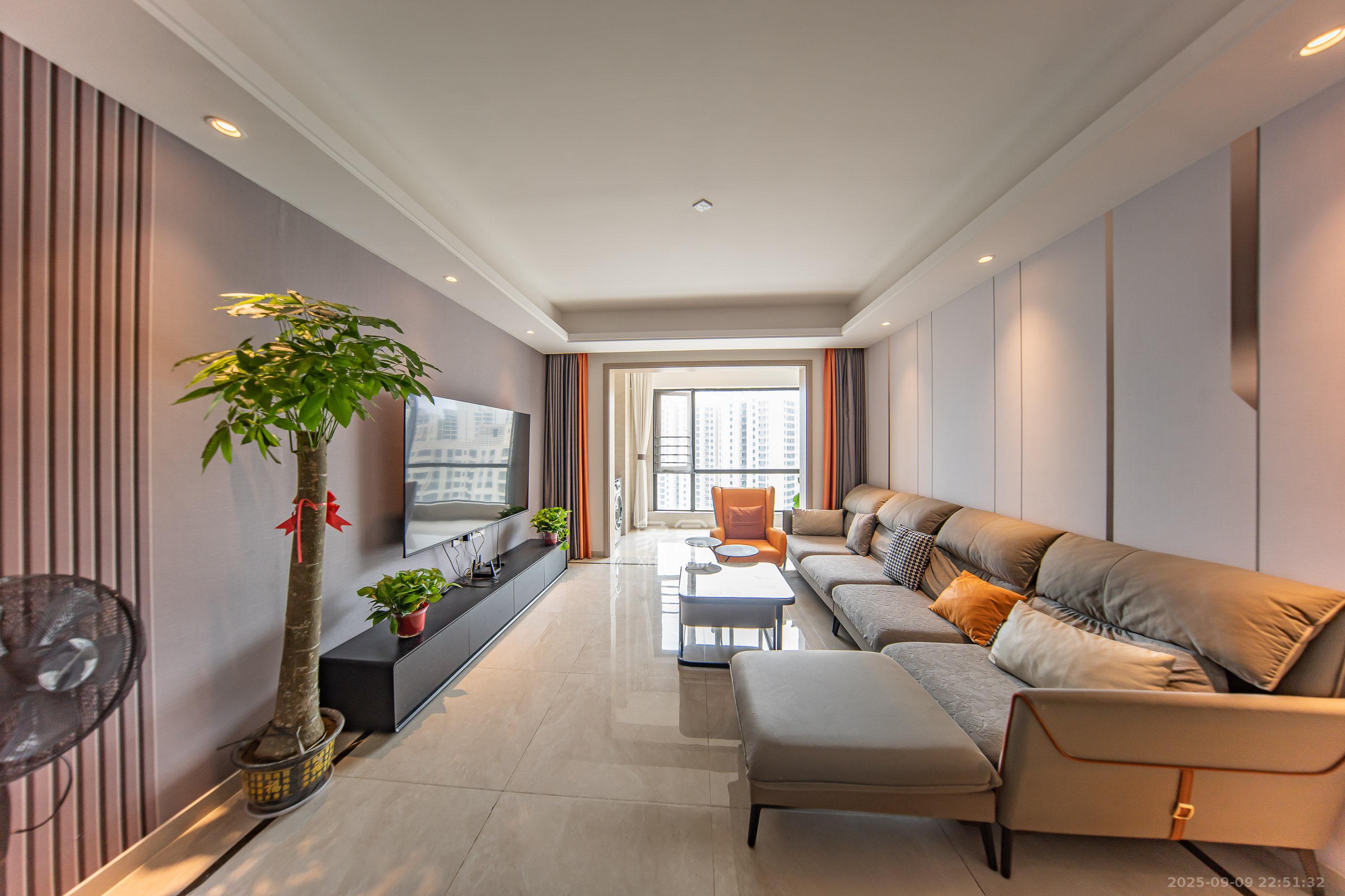 建投象山国际  3室2厅2卫    139.8万 建投象山国际  3室2厅2卫    139.8万客厅