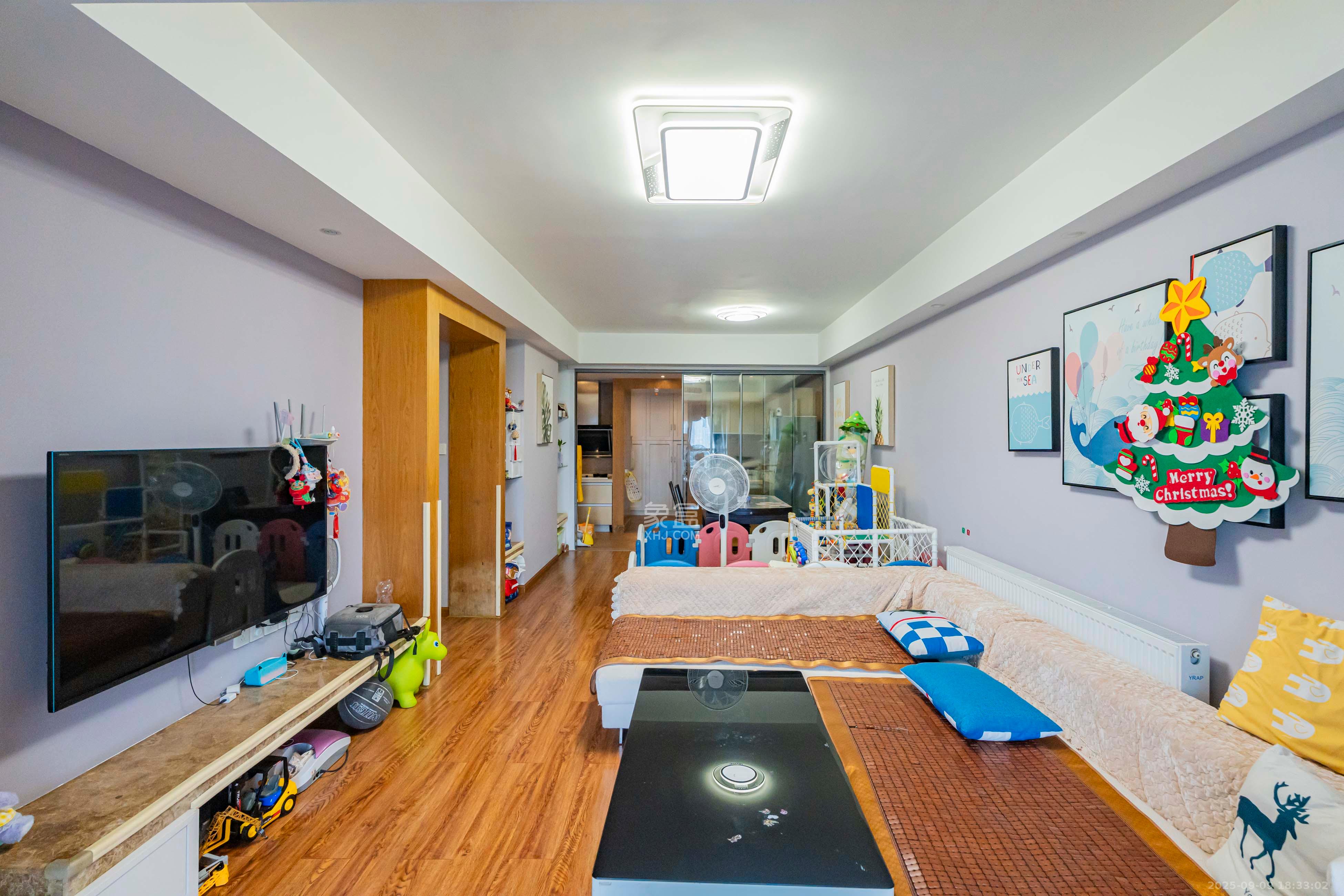 金色溪泉湾 2室2厅1卫 90.0万 金色溪泉湾 2室2厅1卫 90.0万客厅