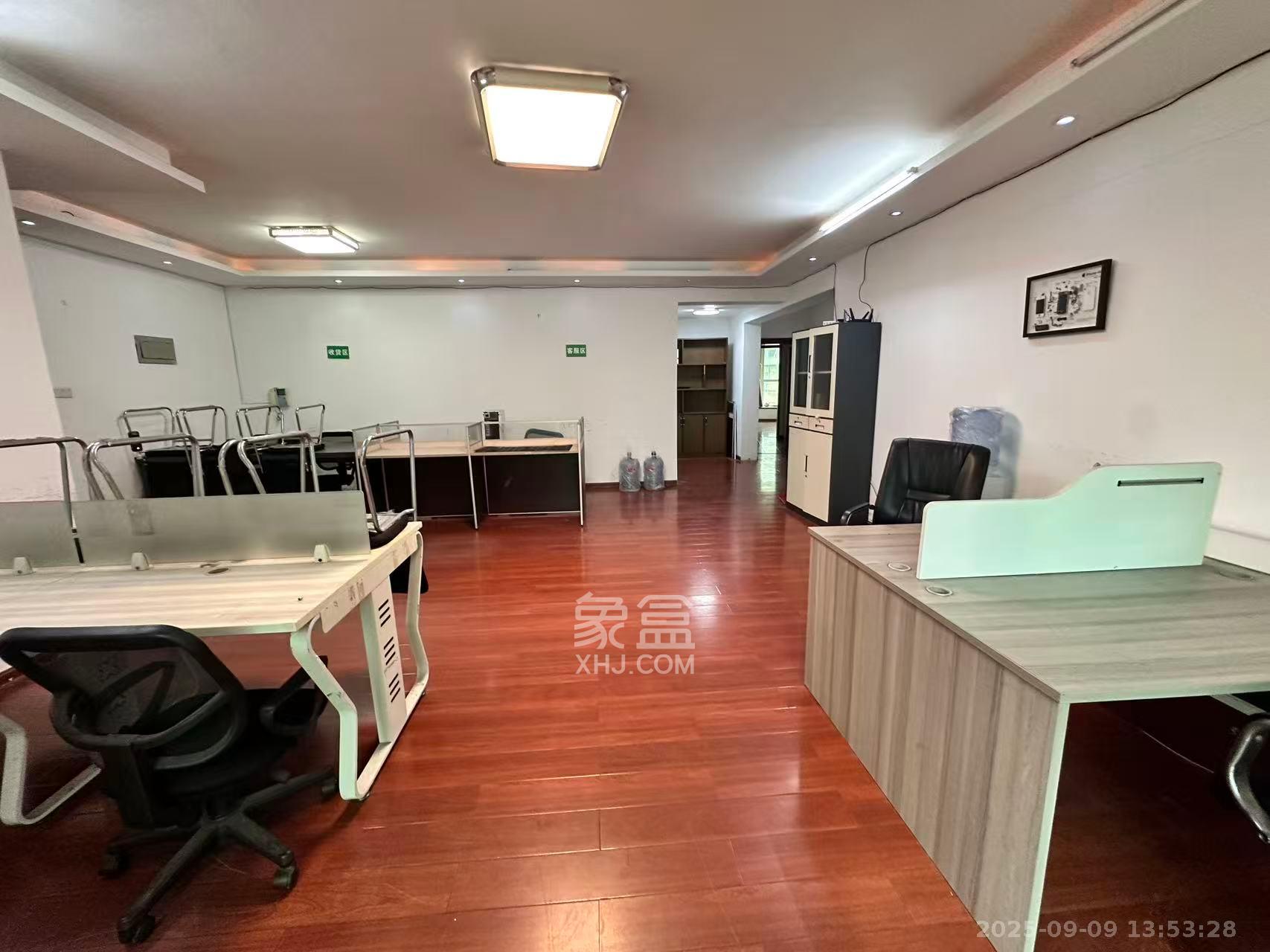 维一星城 3室1厅1卫 3800.0元/月 维一星城 3室1厅1卫 3800.0元/月室内图