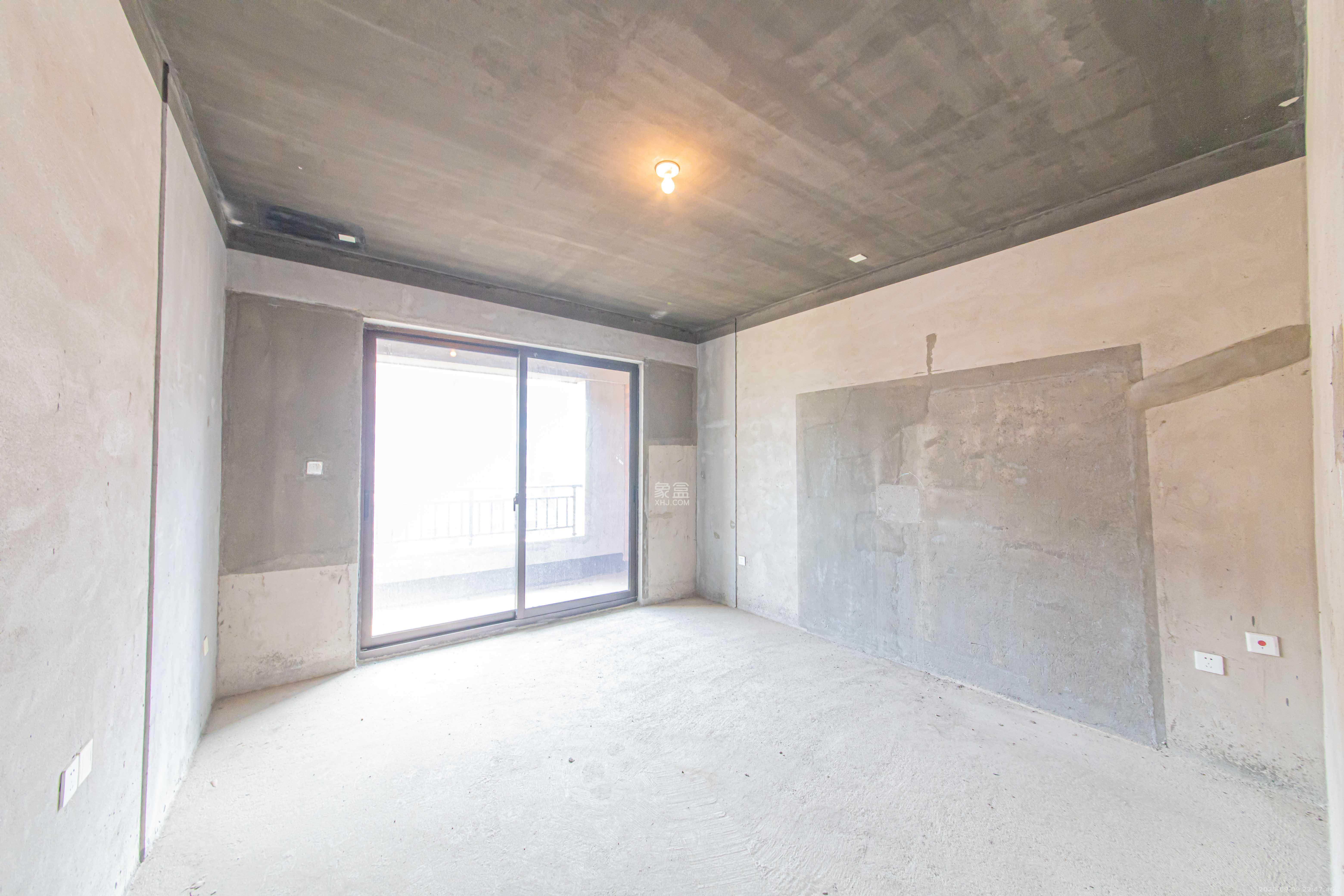 鑫远紫樾香山一期  5室2厅2卫    500.0万 鑫远紫樾香山一期  5室2厅2卫    500.0万卧室