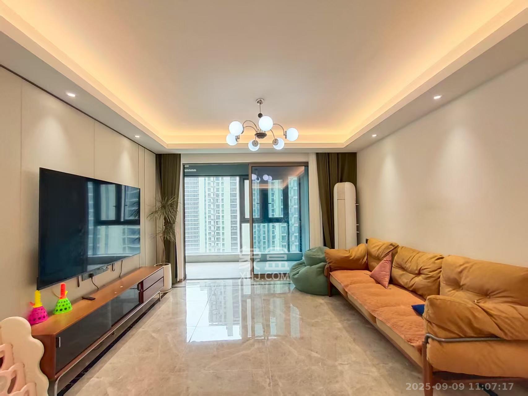 旭辉雨花郡  4室2厅2卫    4000.0元/月室内图