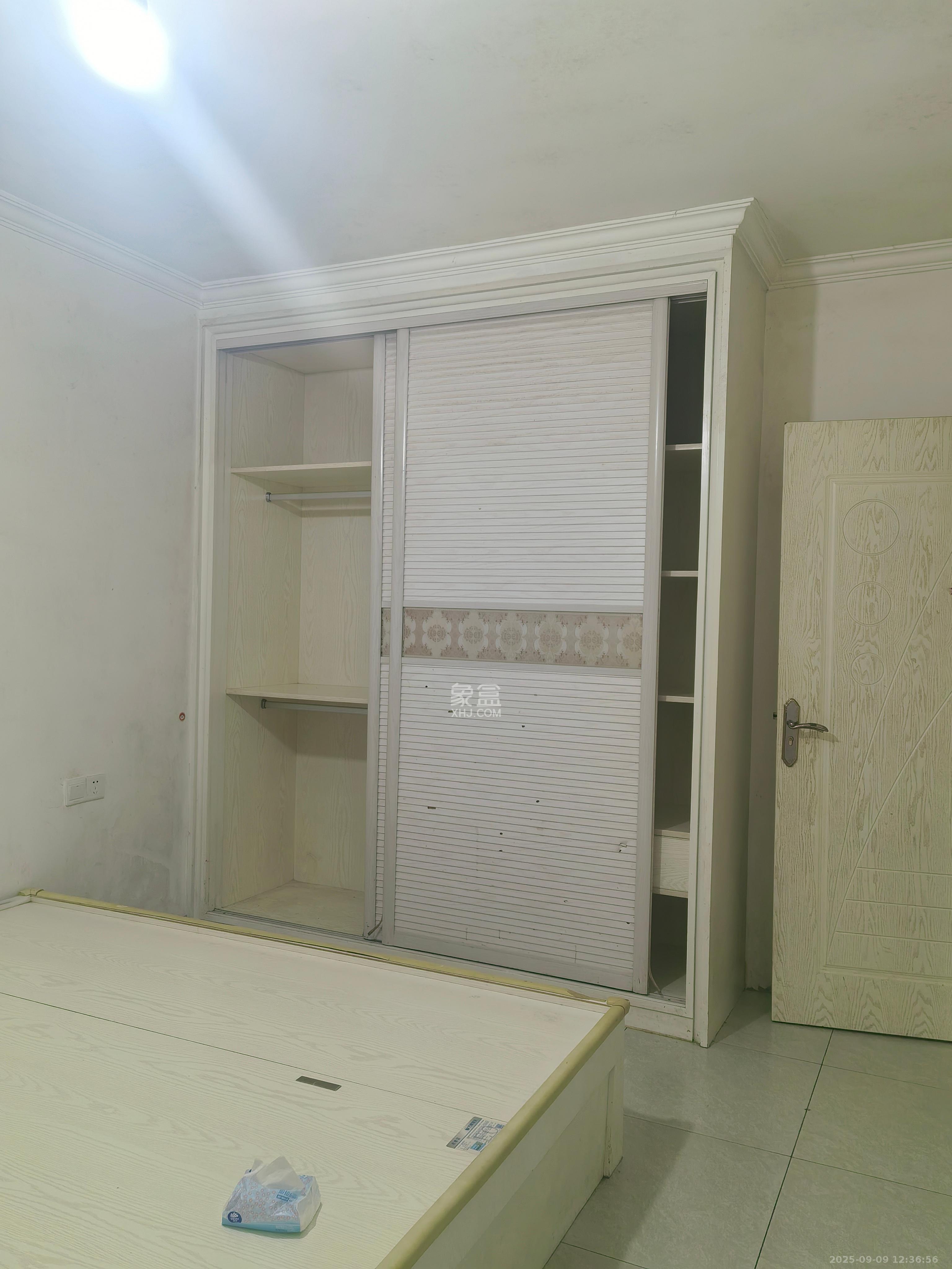 赤岗小区(一二三片)  2室1厅1卫    2000.0元/月 赤岗小区(一二三片)  2室1厅1卫    2000.0元/月室内图