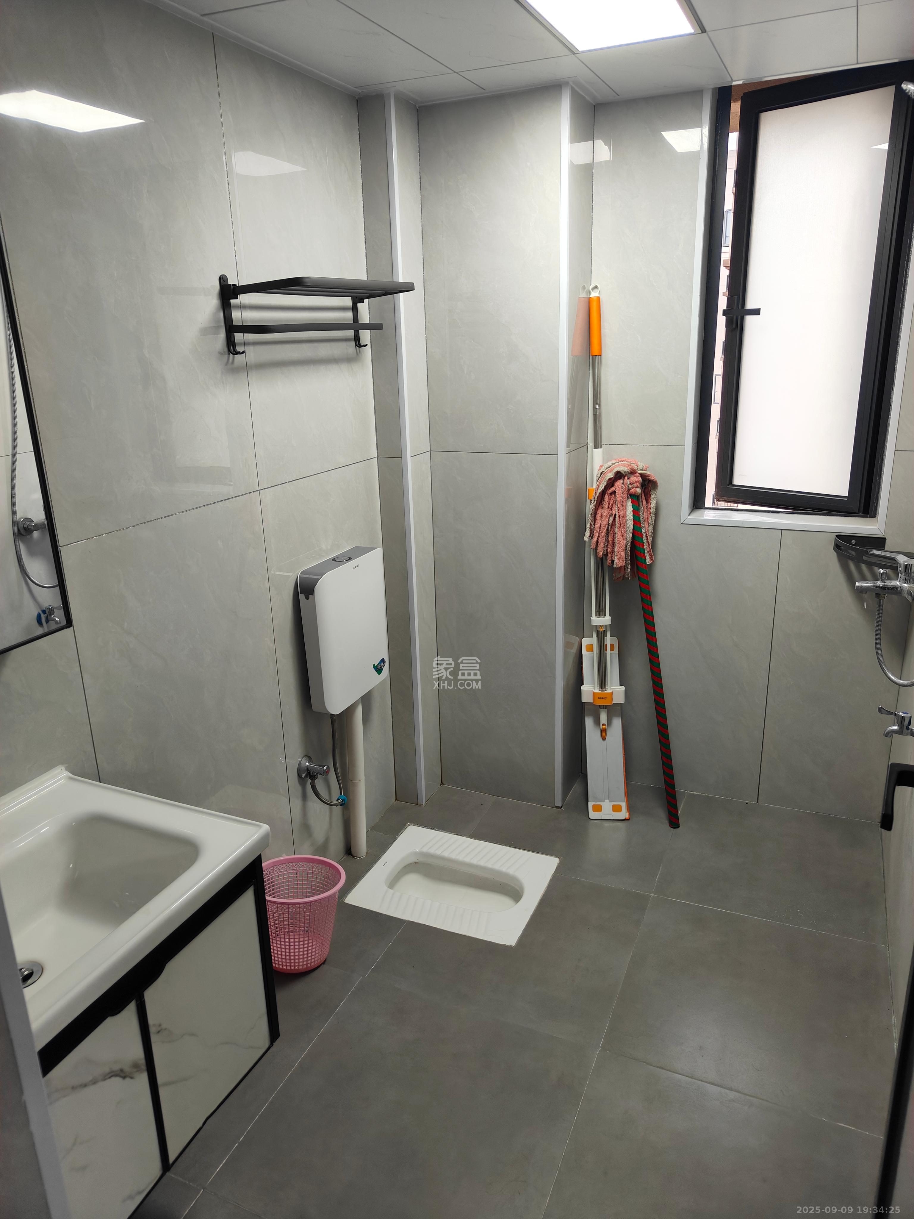 奥园冠军城 4室2厅2卫 2000.0元/月 奥园冠军城 4室2厅2卫 2000.0元/月室内图