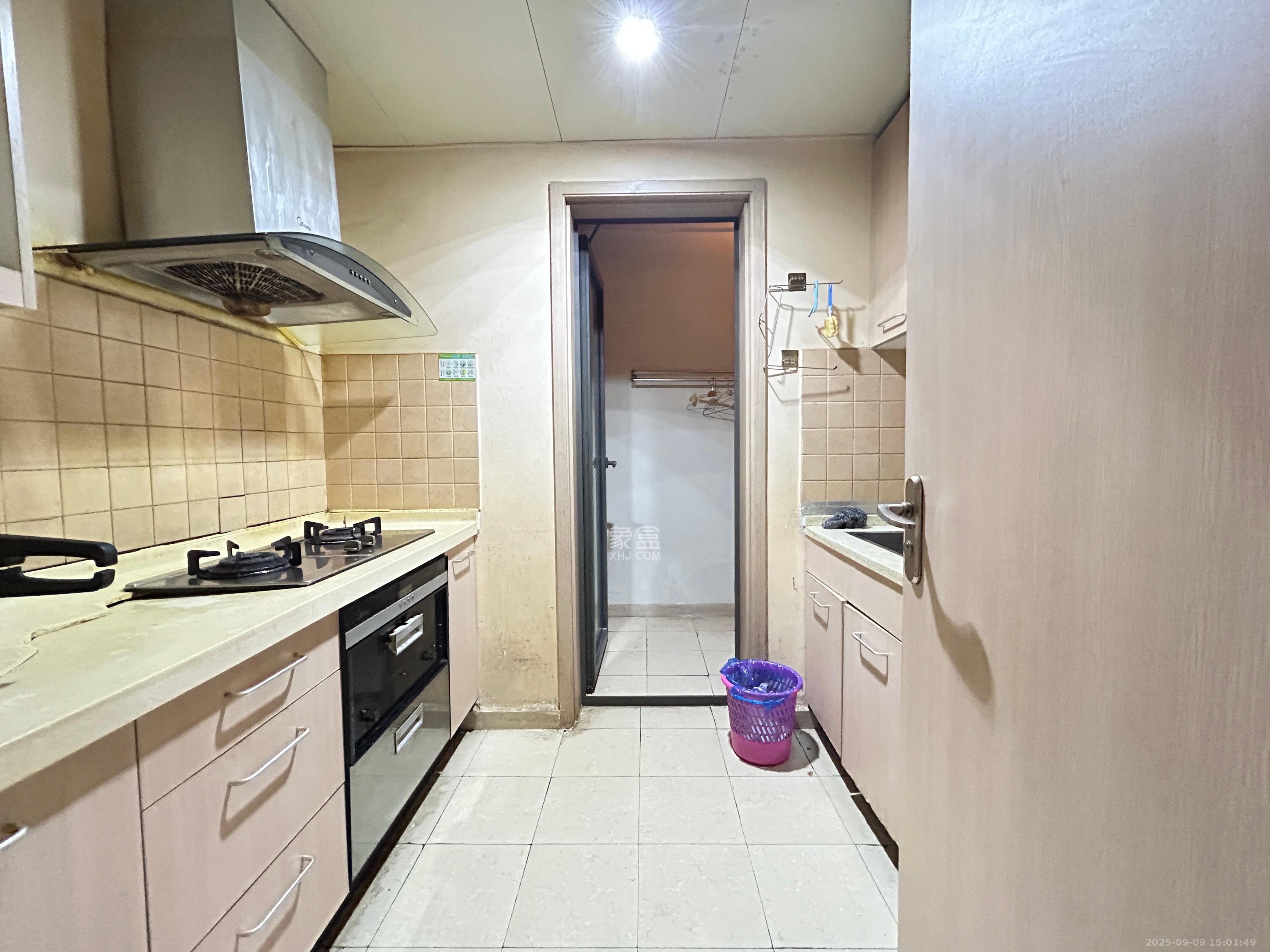 盛世美居荷园  3室2厅2卫    3500.0元/月 盛世美居荷园  3室2厅2卫    3500.0元/月室内图