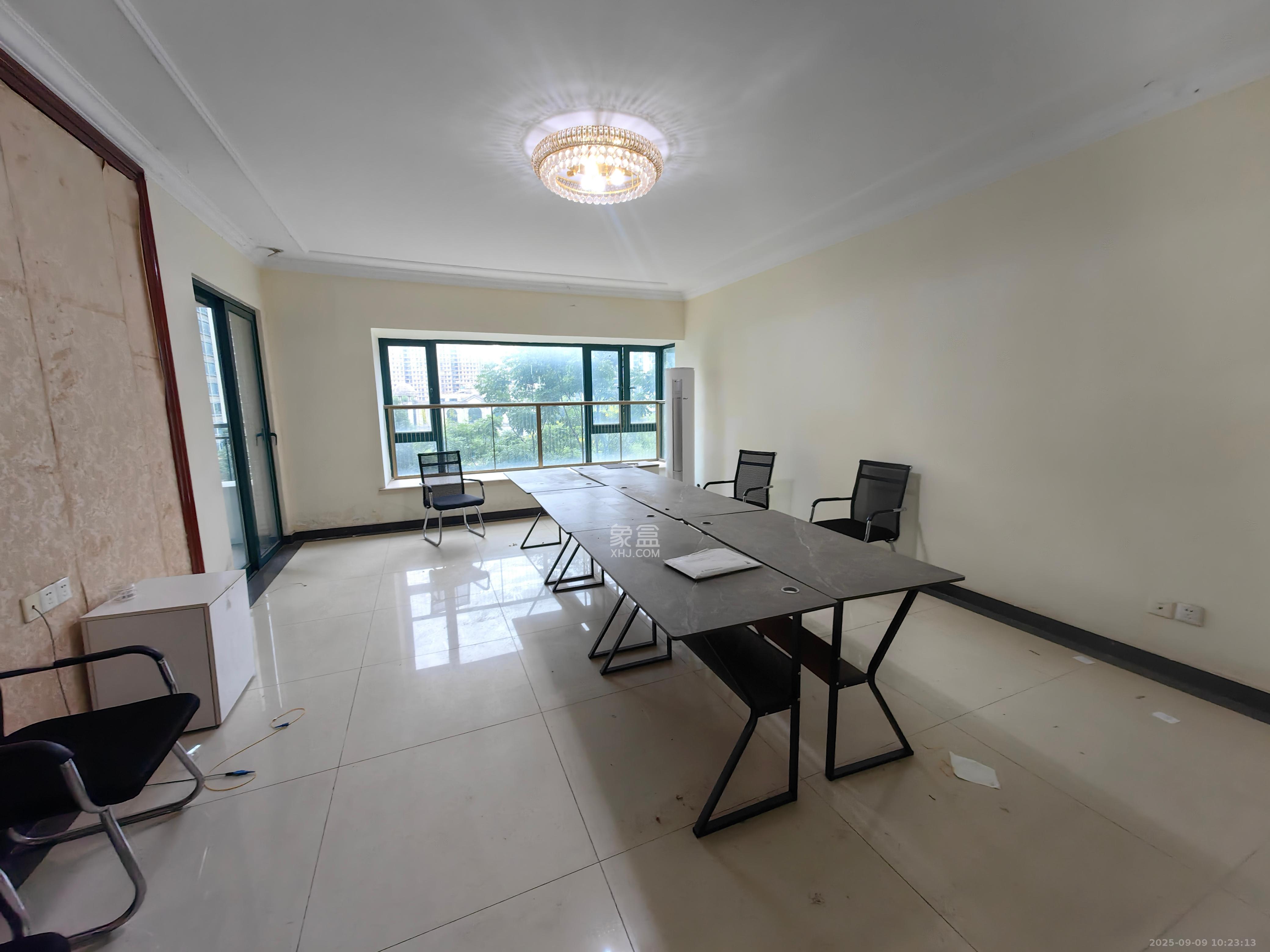 恒大名都 3室2厅1卫 3300.0元/月 恒大名都 3室2厅1卫 3300.0元/月室内图