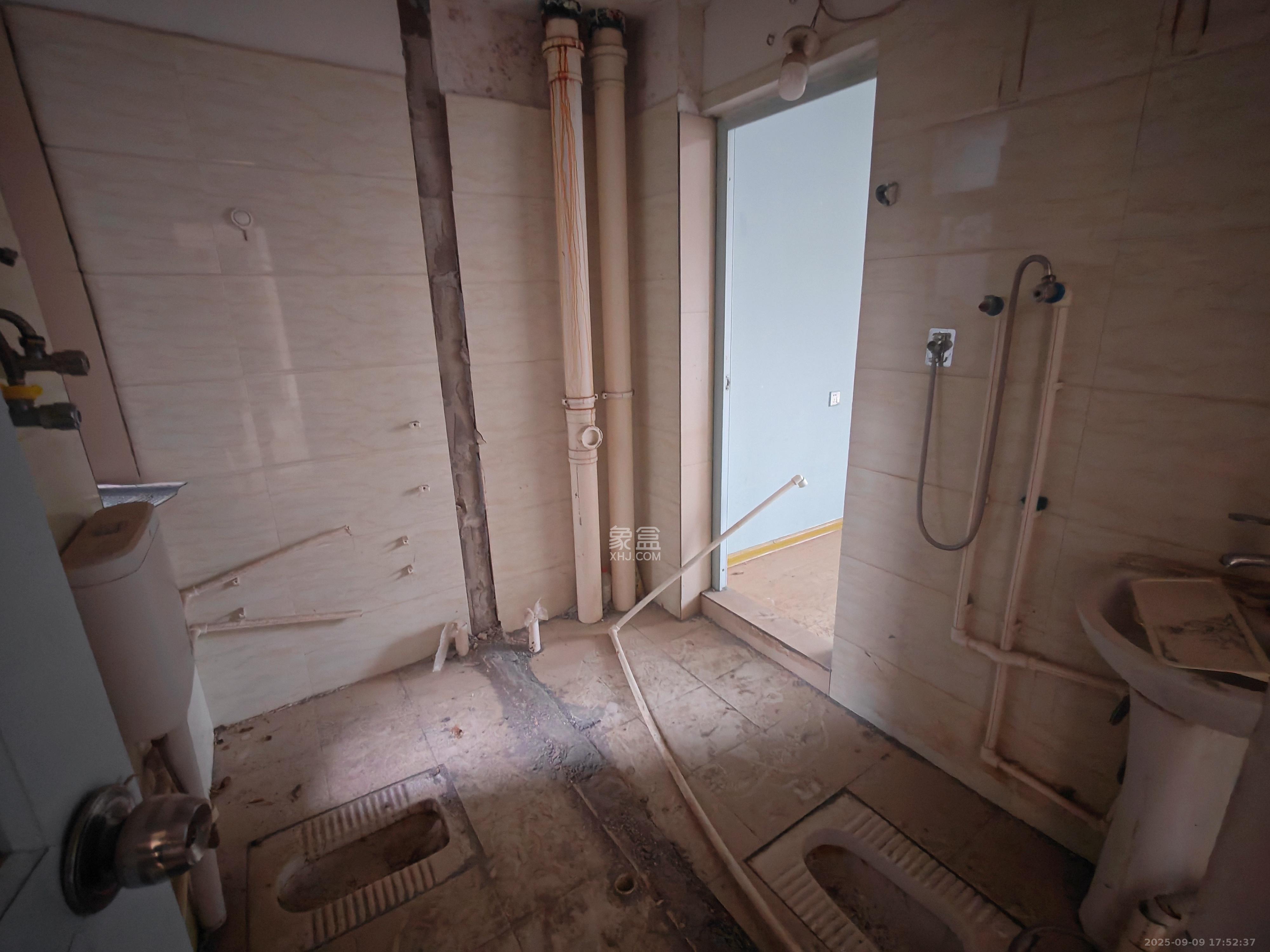 水墨林溪 3室2厅2卫 2200.0元/月 水墨林溪 3室2厅2卫 2200.0元/月室内图