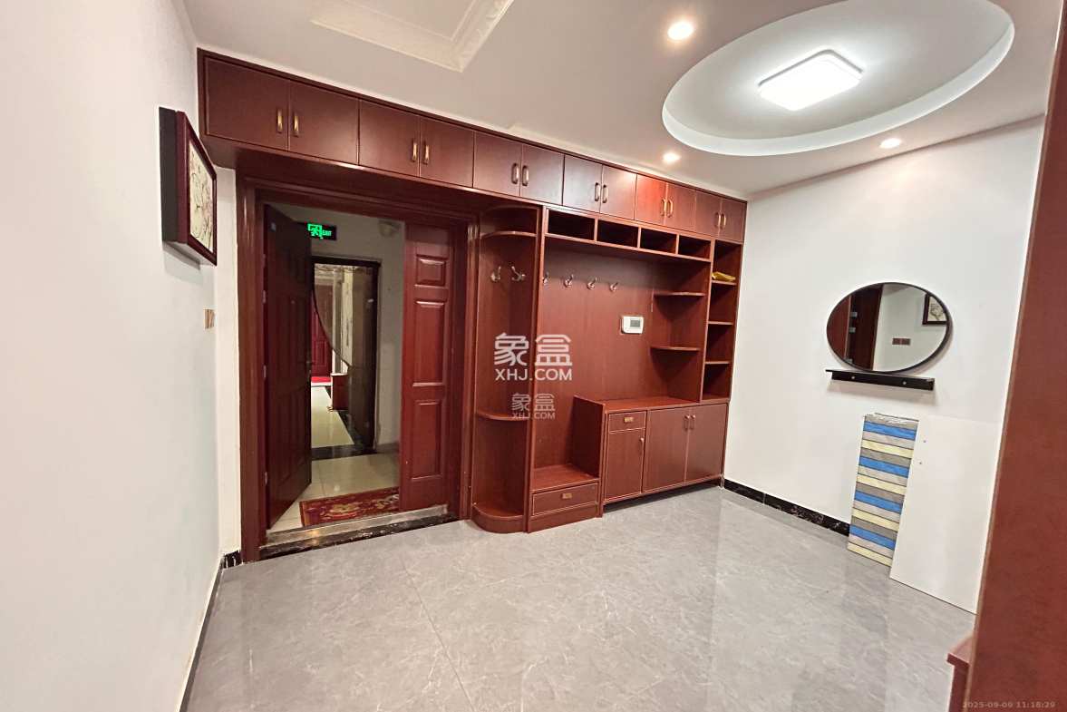 中信凯旋城(中信新城四期)  4室2厅2卫    2700.0元/月 中信凯旋城(中信新城四期)  4室2厅2卫    2700.0元/月室内图