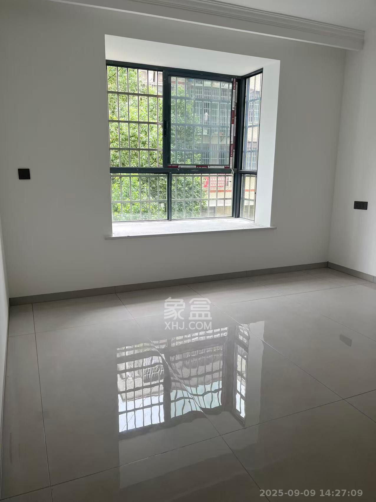 裕园小区(含浦) 4室2厅2卫 3000.0元/月 裕园小区(含浦) 4室2厅2卫 3000.0元/月室内图