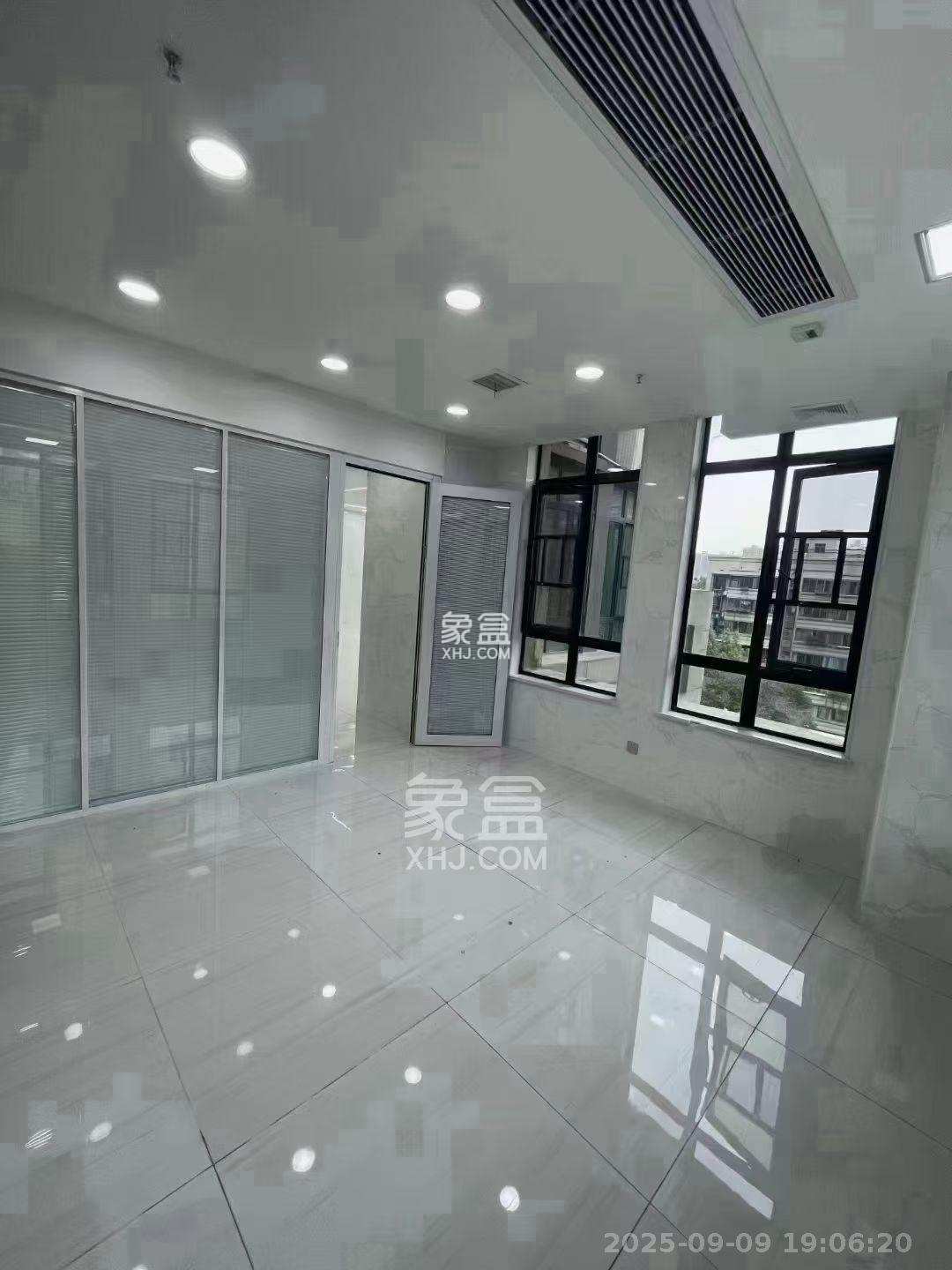 荣悦台  2室1厅1卫    6000.0元/月 荣悦台  2室1厅1卫    6000.0元/月室内图