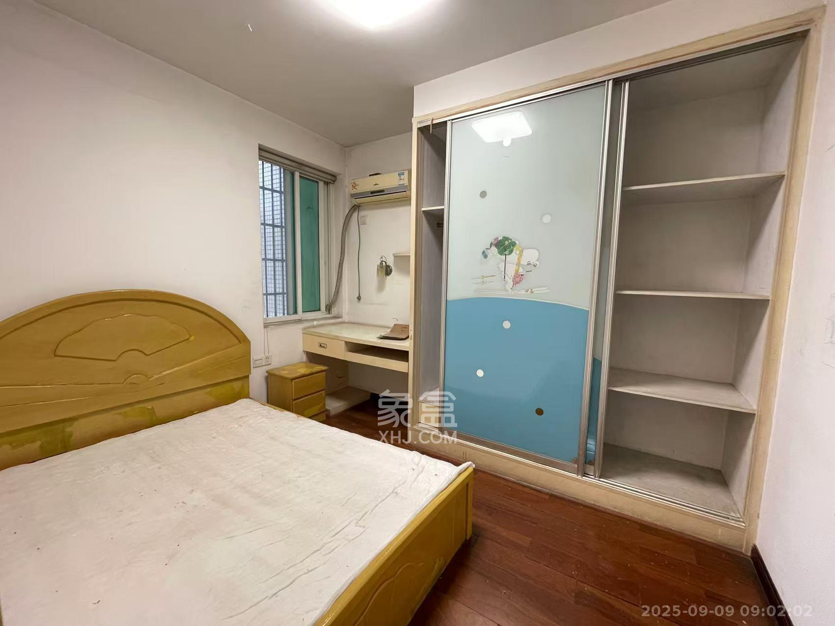 马王堆商贸城  3室2厅2卫    2000.0元/月室内图