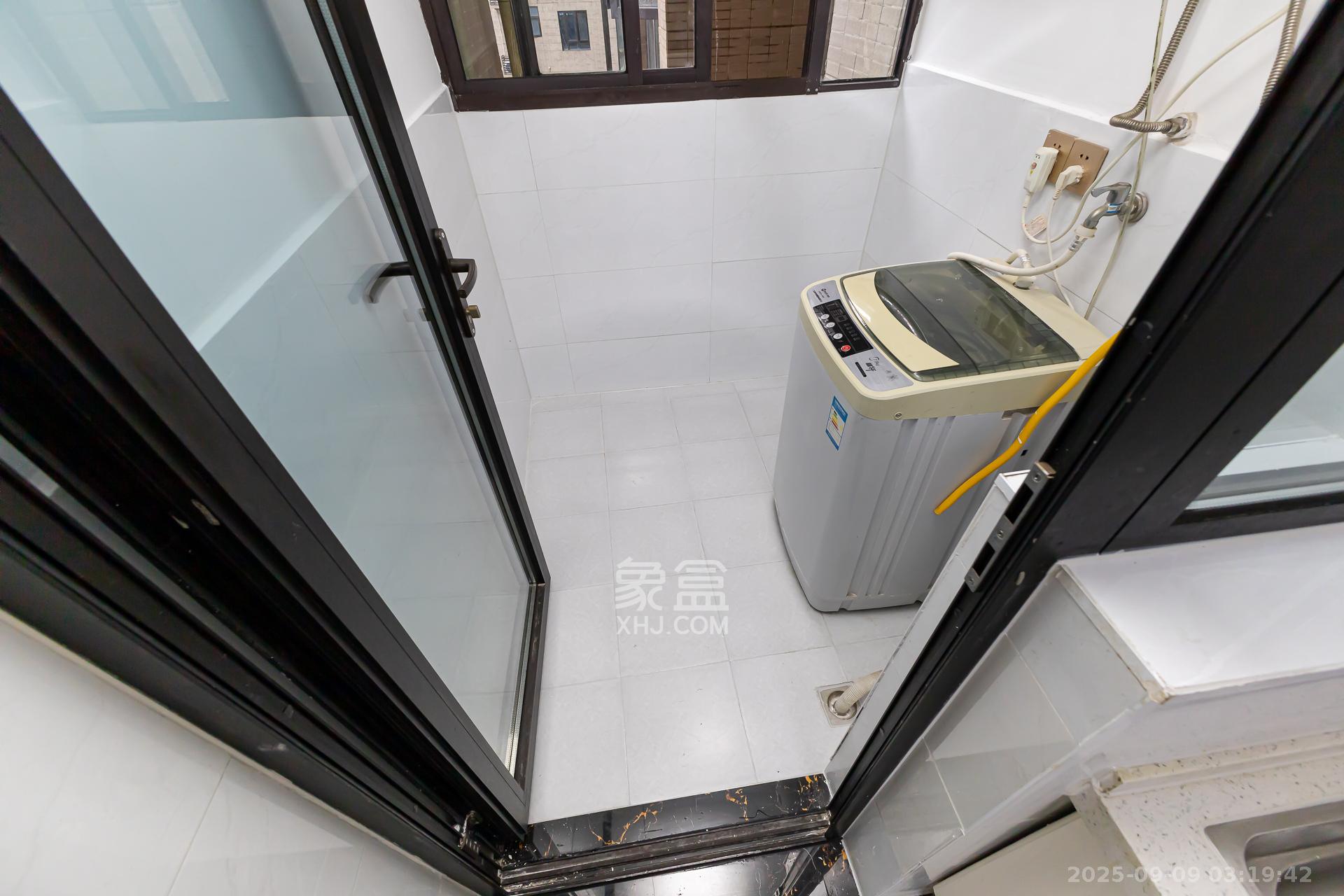 时代倾城三期 2室2厅1卫 68.8万 时代倾城三期 2室2厅1卫 68.8万阳台