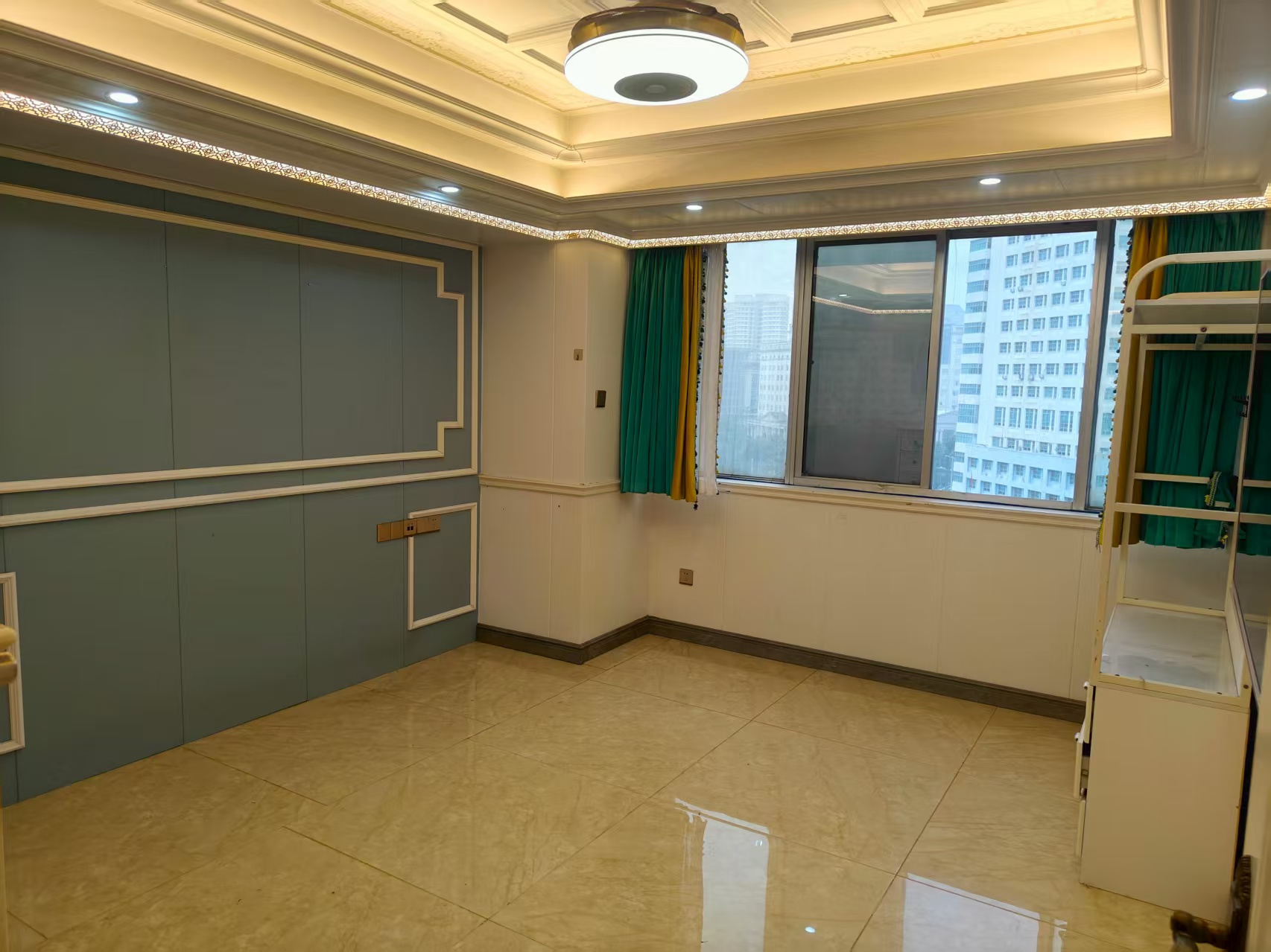 世贸中心  3室2厅2卫    3900.0元/月 世贸中心  3室2厅2卫    3900.0元/月室内图