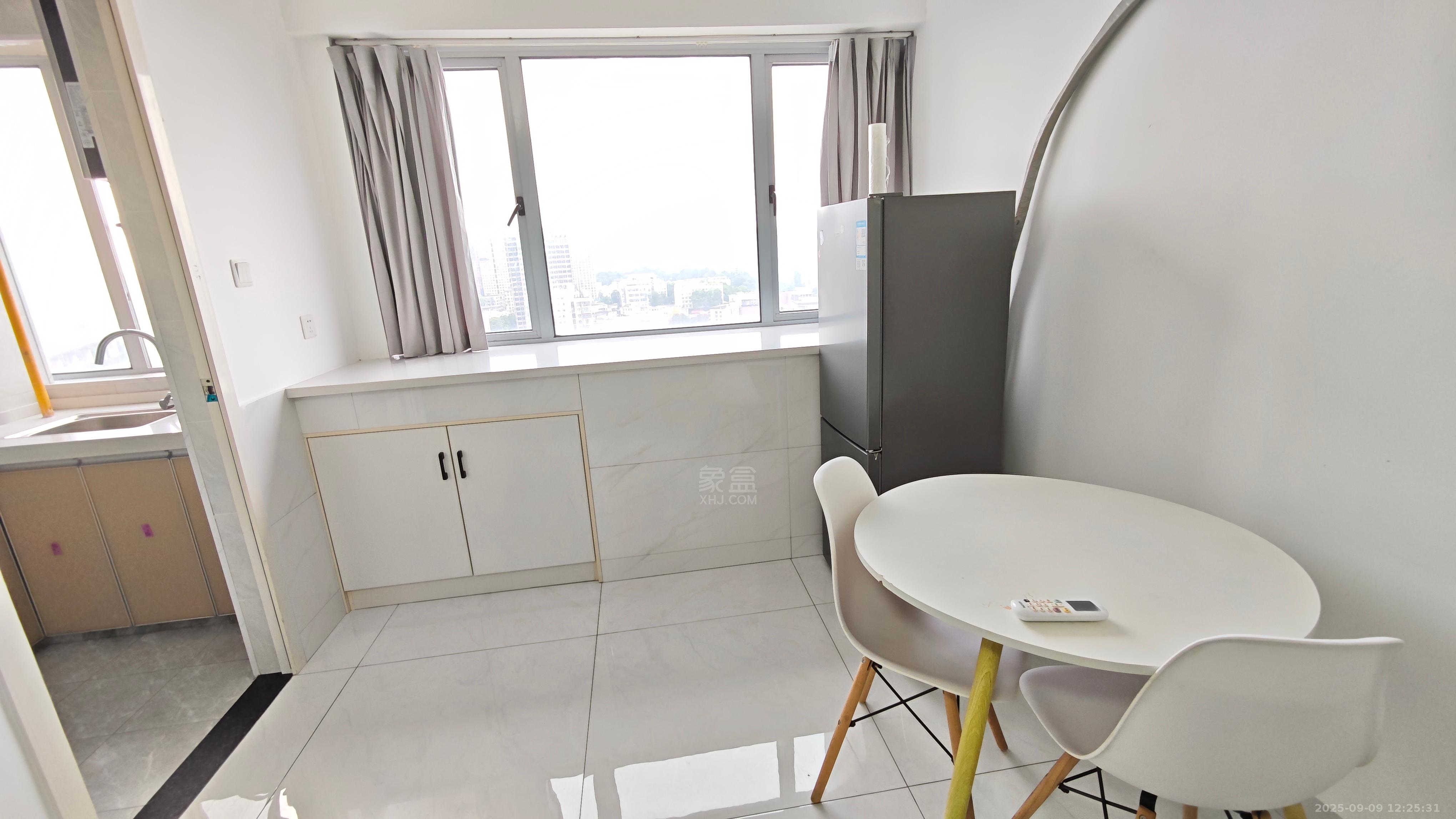 米兰公馆  1室1厅1卫    1300.0元/月 米兰公馆  1室1厅1卫    1300.0元/月室内图