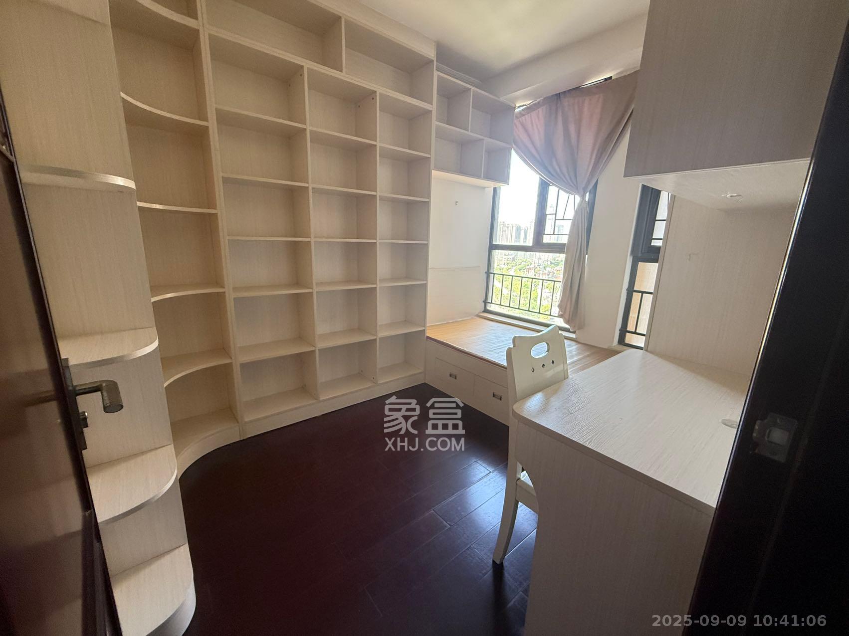 中海国际一期  3室2厅1卫    1999.0元/月 中海国际一期  3室2厅1卫    1999.0元/月室内图