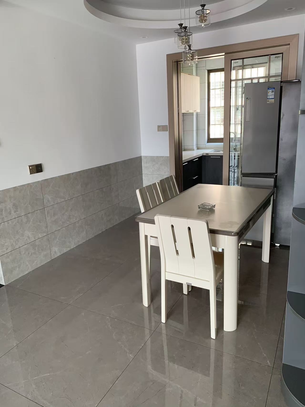 尚东御园 1室0厅0卫 2000.0元/月 尚东御园 1室0厅0卫 2000.0元/月室内图