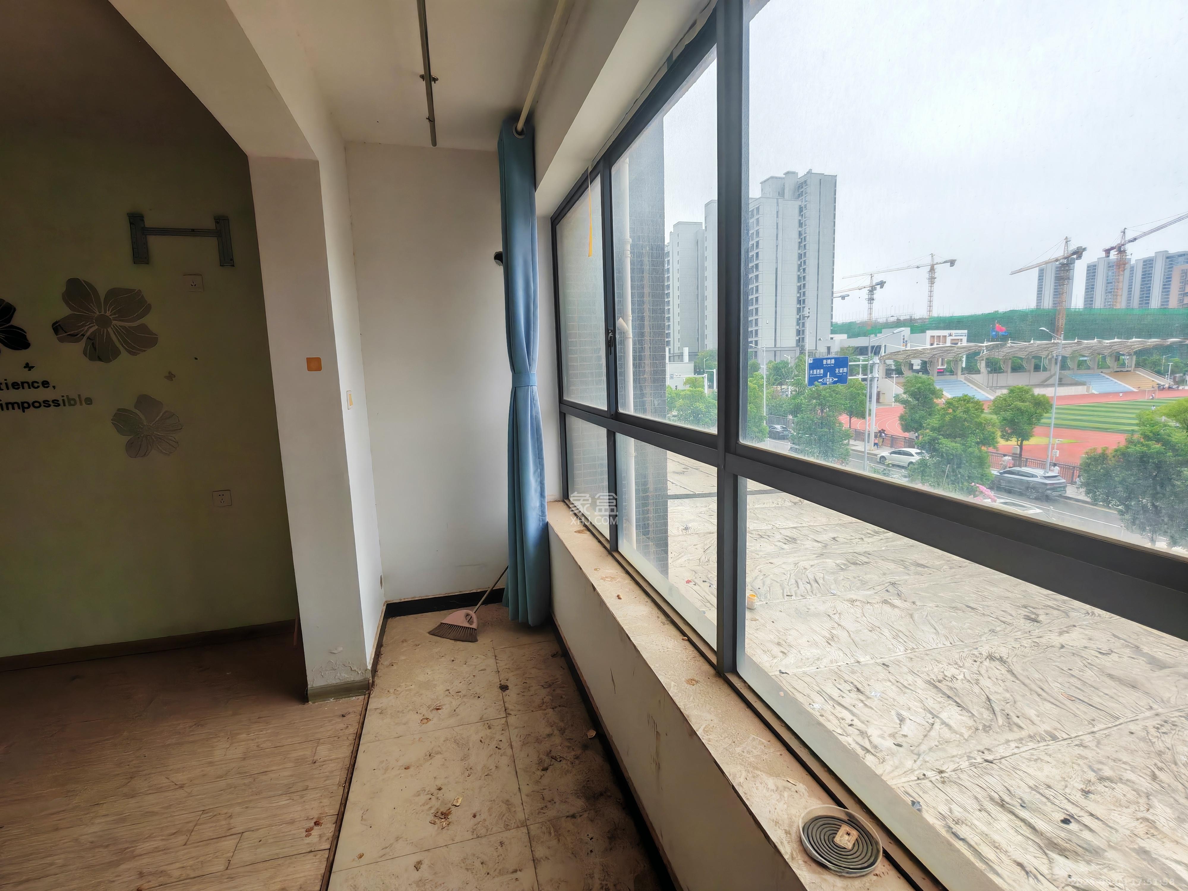 水墨林溪 3室2厅2卫 2200.0元/月 水墨林溪 3室2厅2卫 2200.0元/月室内图