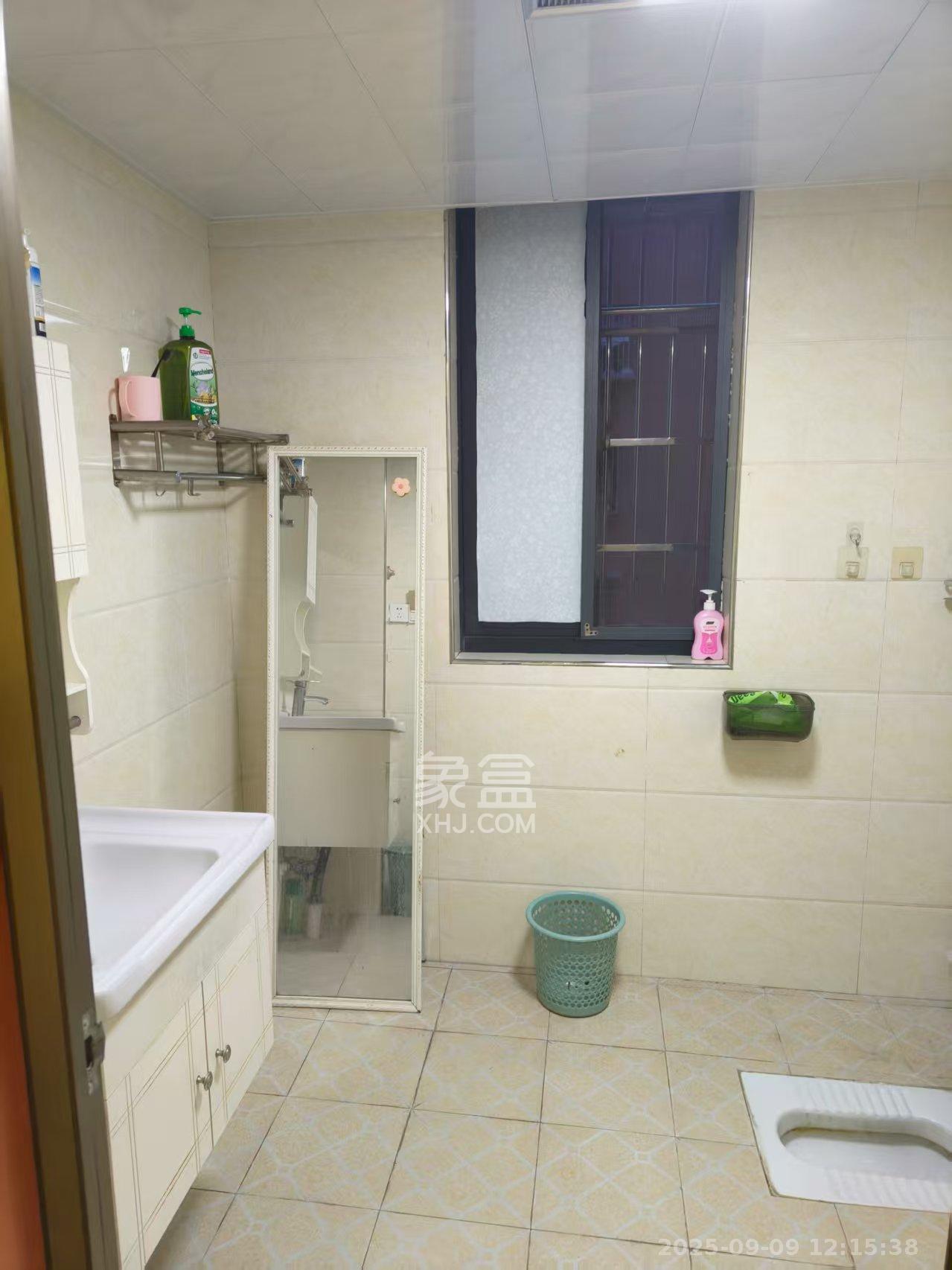 圭塘三小区 1室1厅1卫 1600.0元/月 圭塘三小区 1室1厅1卫 1600.0元/月室内图