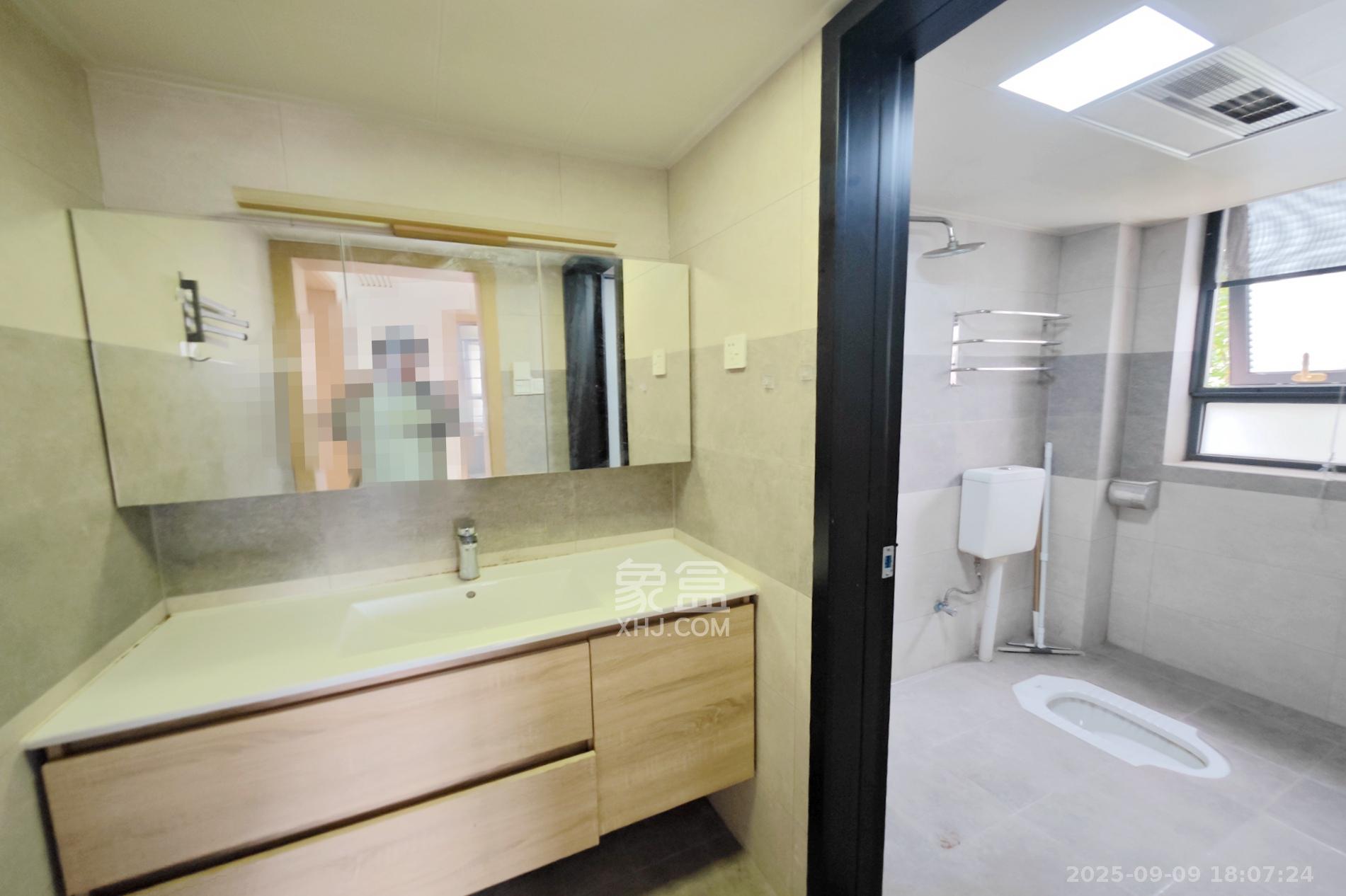 鸿铭中心  3室2厅2卫    188.0万 鸿铭中心  3室2厅2卫    188.0万其他