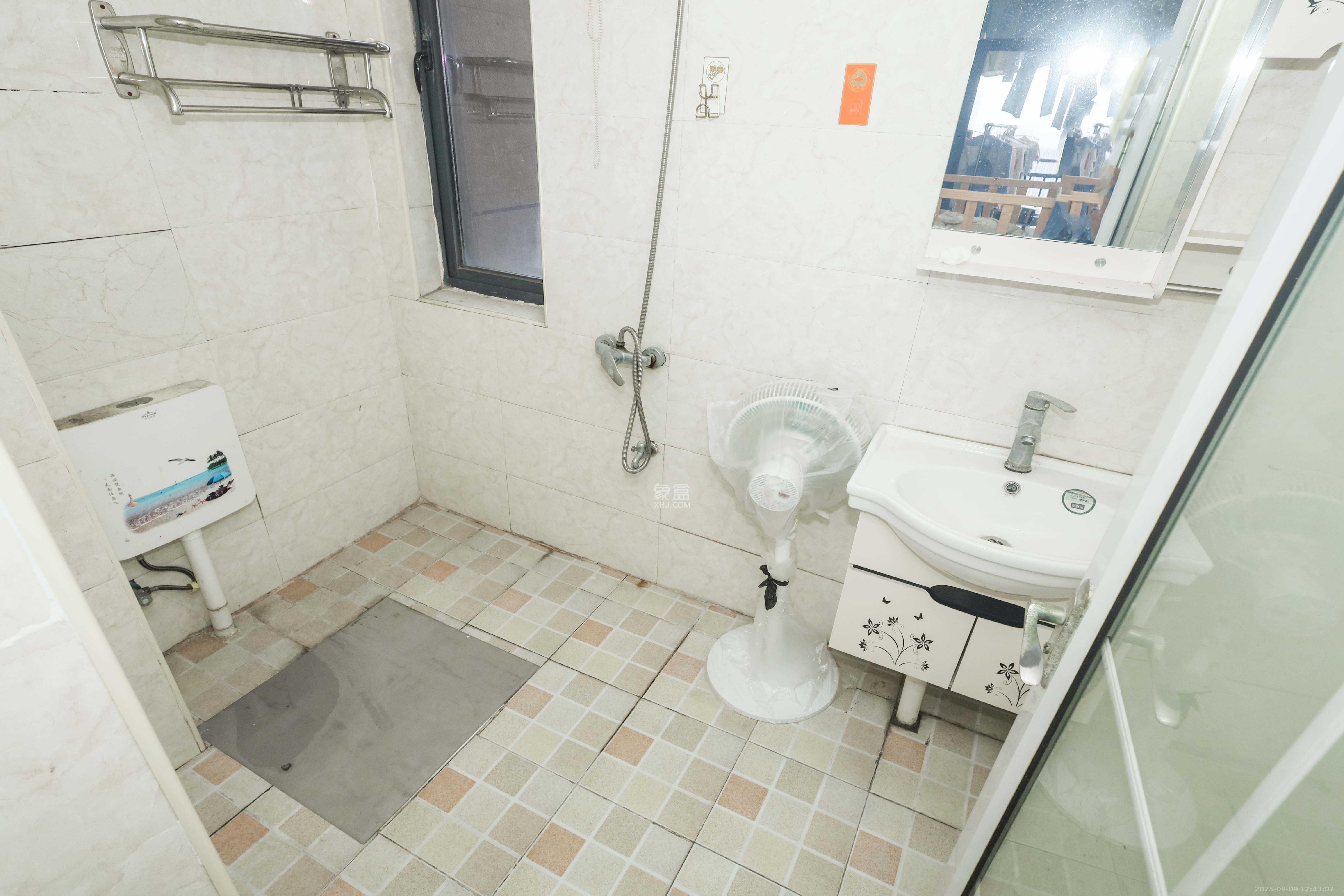 润芳园 3室2厅2卫 69.0万 润芳园 3室2厅2卫 69.0万卫生间