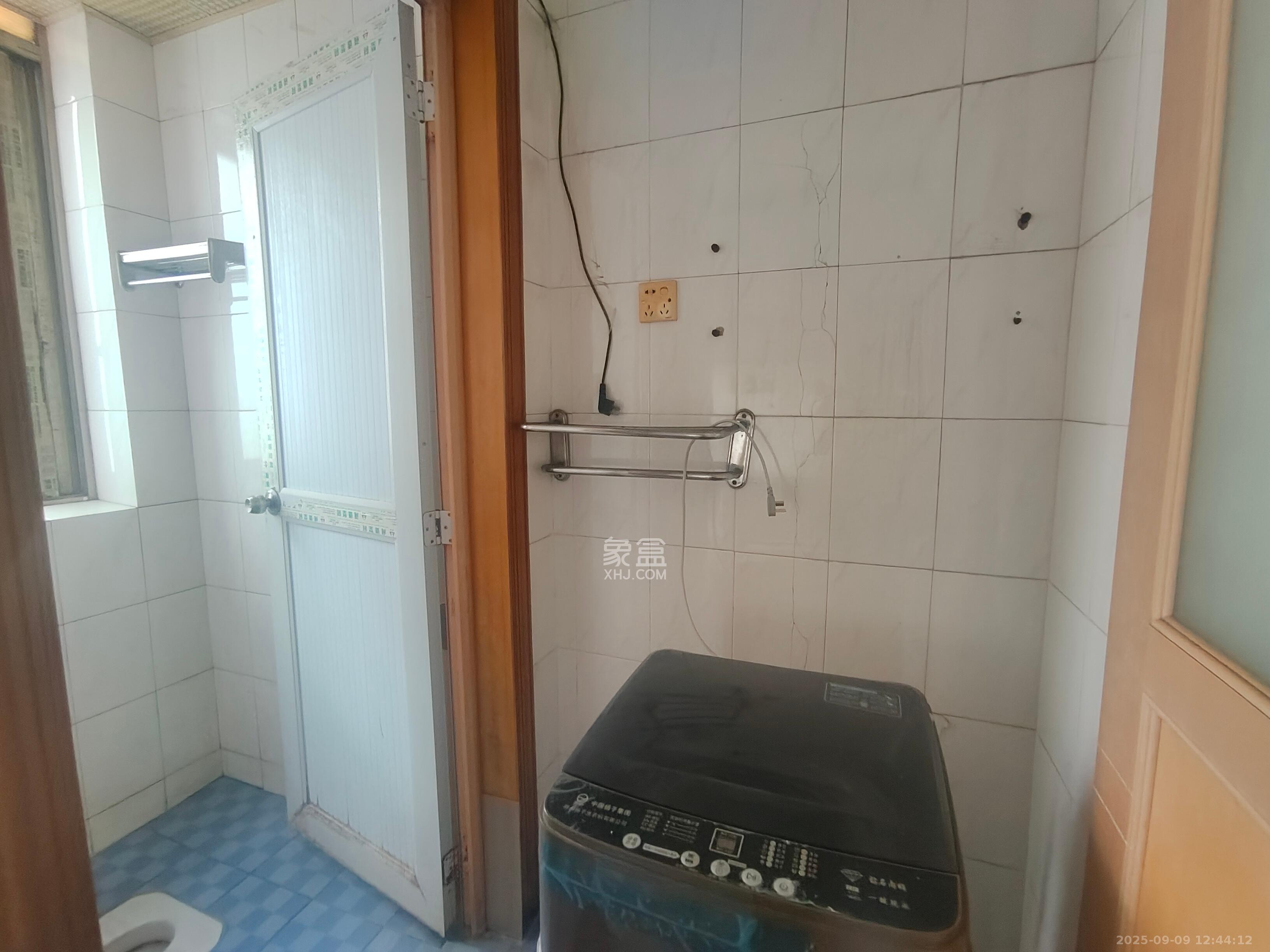 梅岭村  3室2厅1卫    2100.0元/月室内图