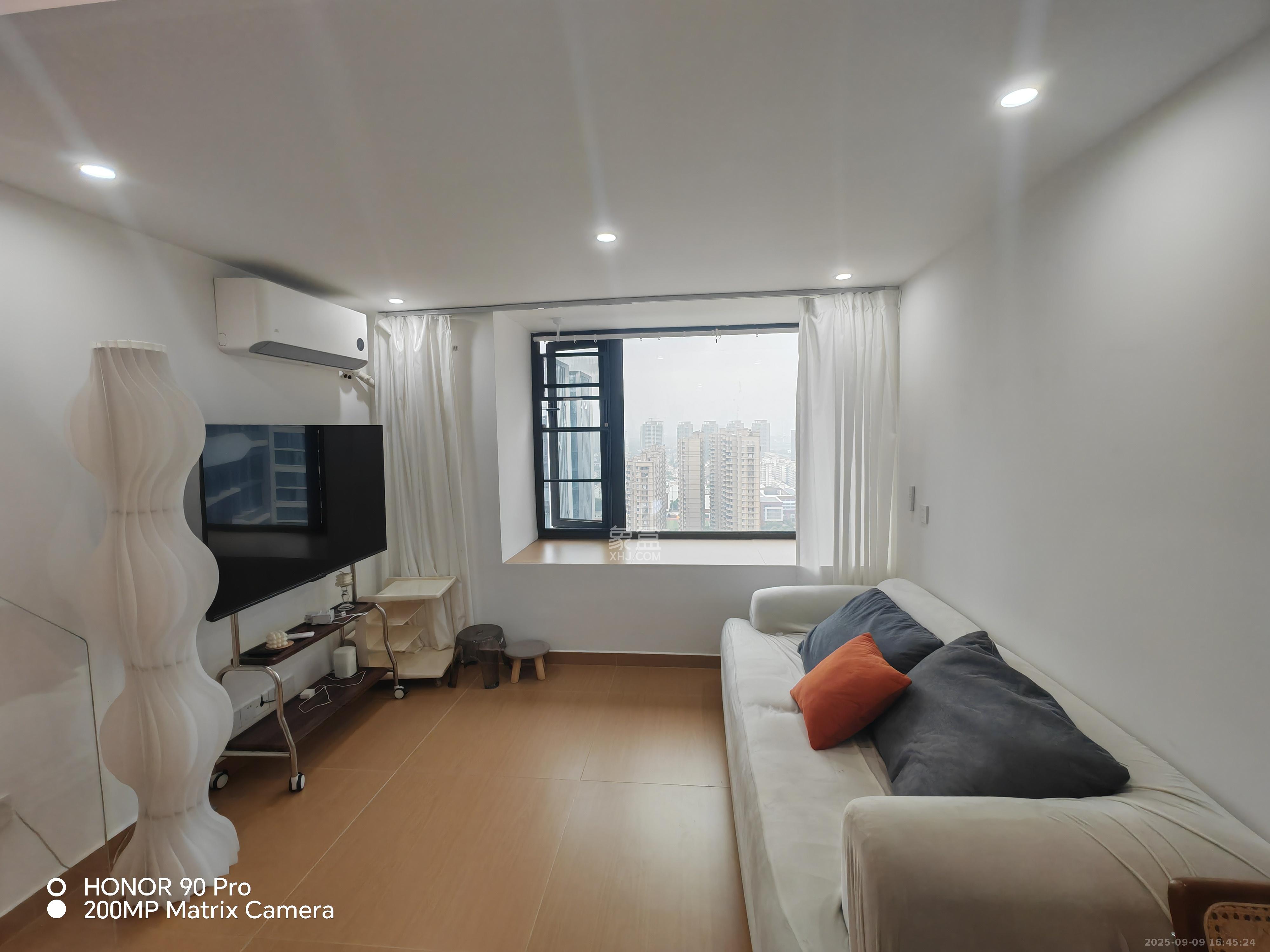 保利中环广场(保利中悦苑)  2室1厅1卫    2600.0元/月 保利中环广场(保利中悦苑)  2室1厅1卫    2600.0元/月