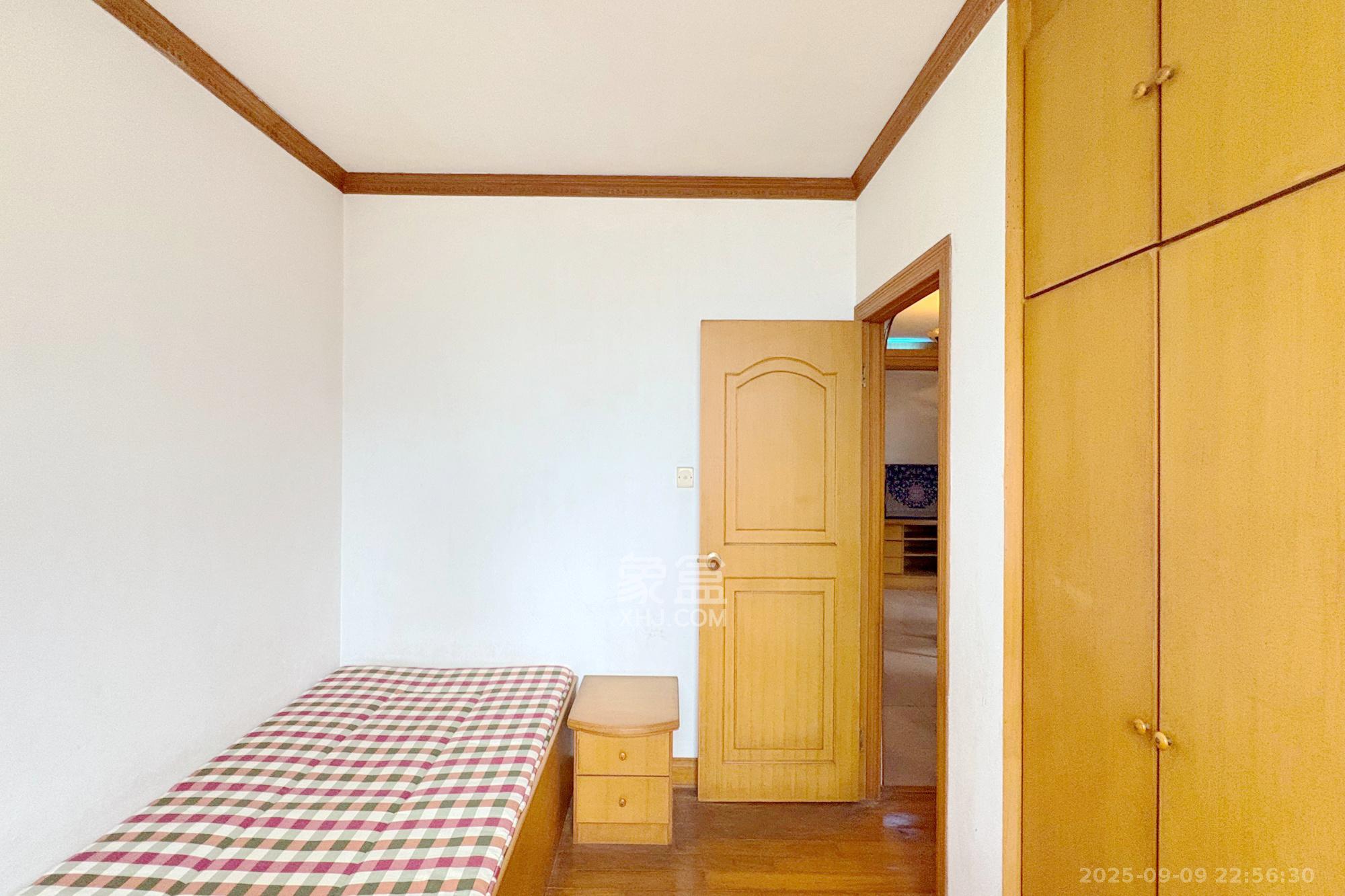 长铁高层  2室2厅1卫    68.0万 长铁高层  2室2厅1卫    68.0万卧室