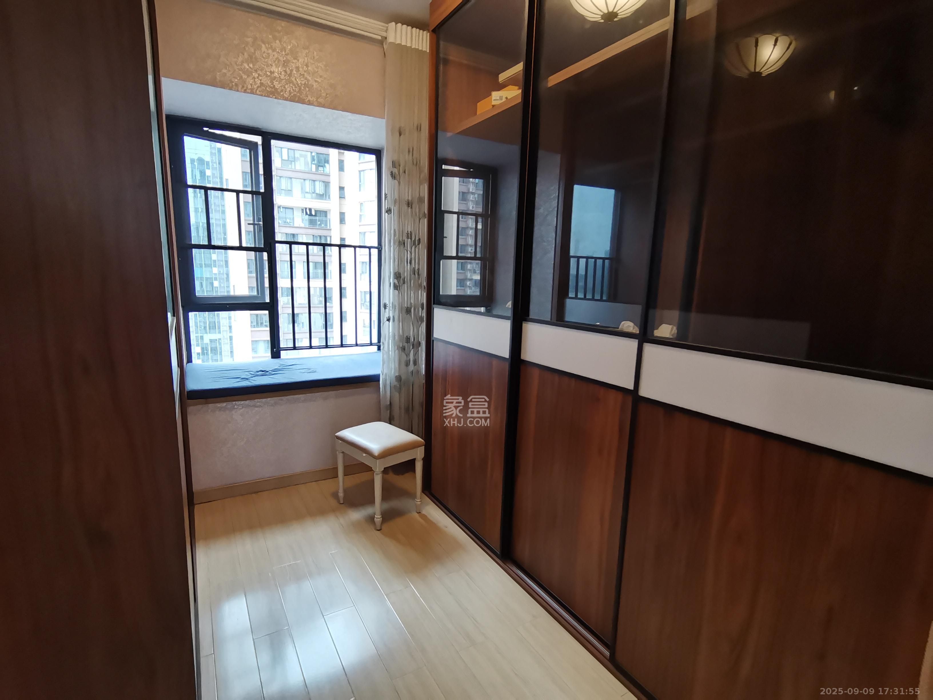 兰亭湾畔  4室2厅2卫   3600.00元/月室内图