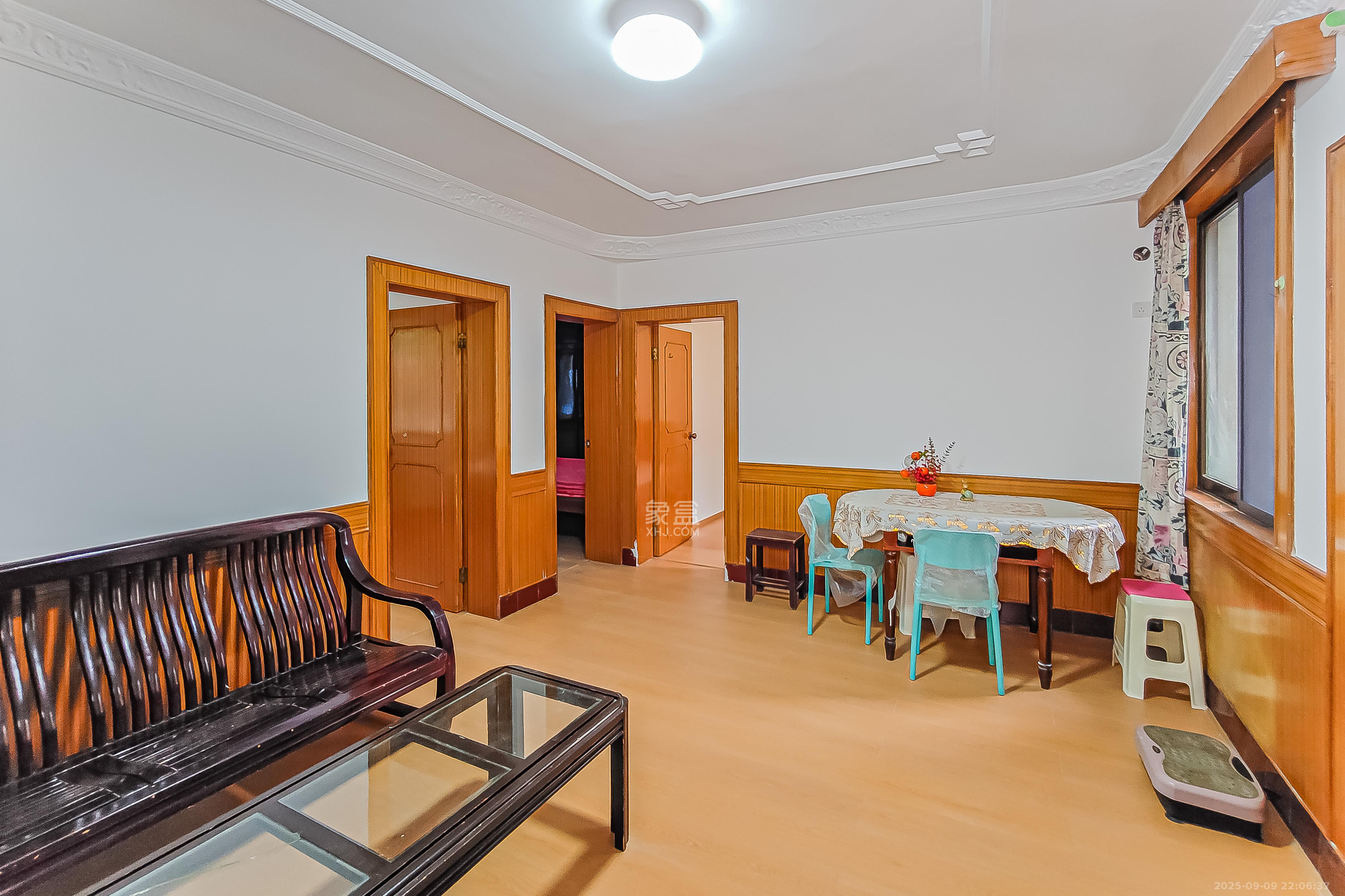 东塘电力院 3室2厅1卫 128.0万 东塘电力院 3室2厅1卫 128.0万客厅