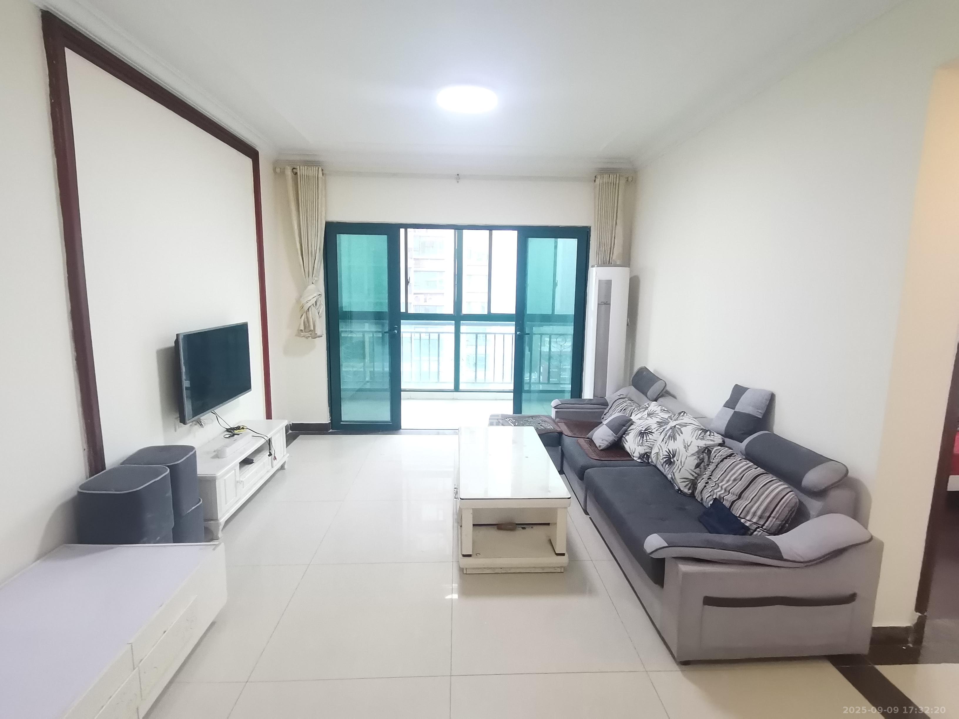 恒大华府  3室2厅1卫    2300.0元/月 恒大华府  3室2厅1卫    2300.0元/月