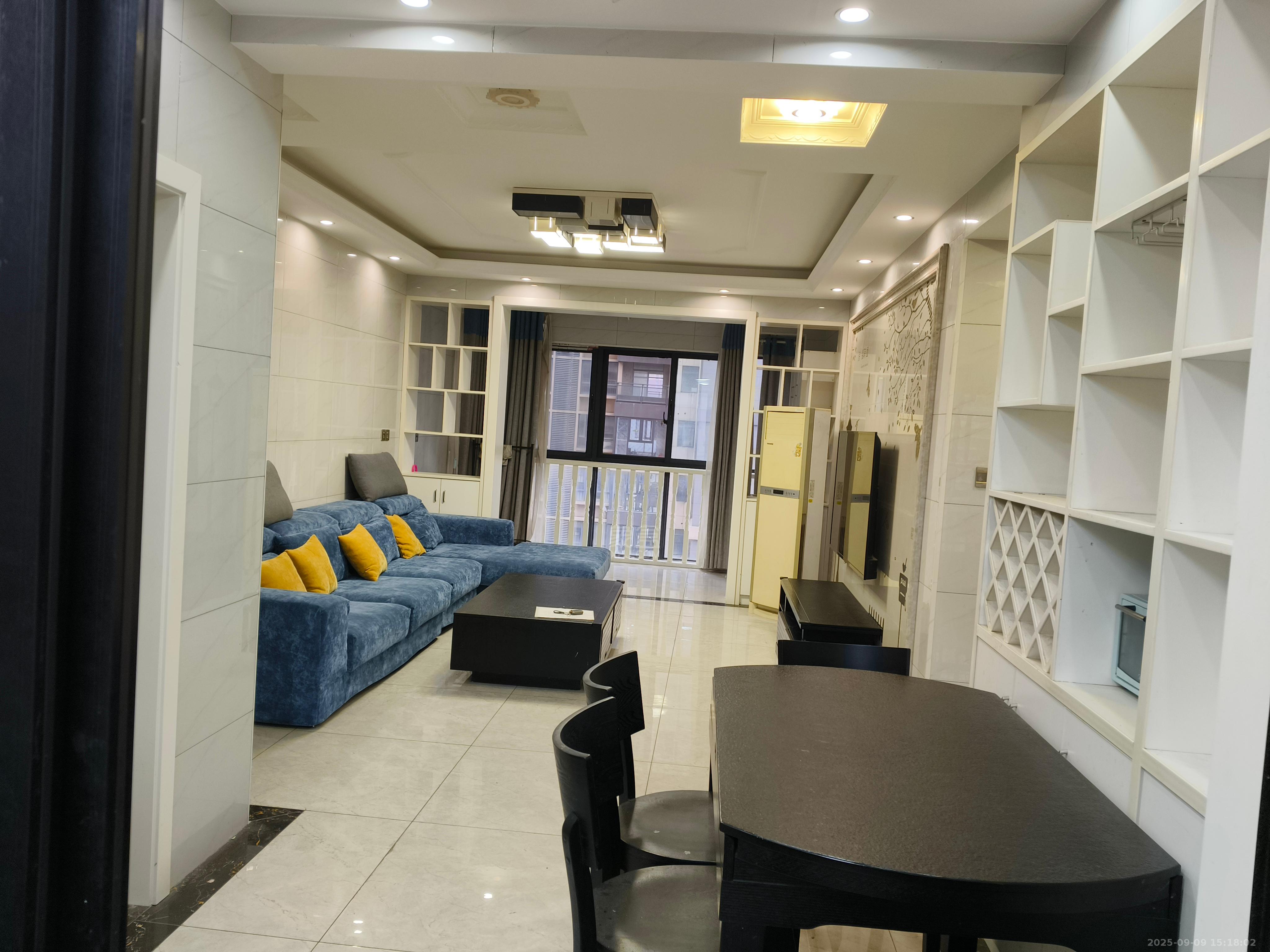 城发郦城 3室2厅1卫 1800.0元/月 城发郦城 3室2厅1卫 1800.0元/月室内图