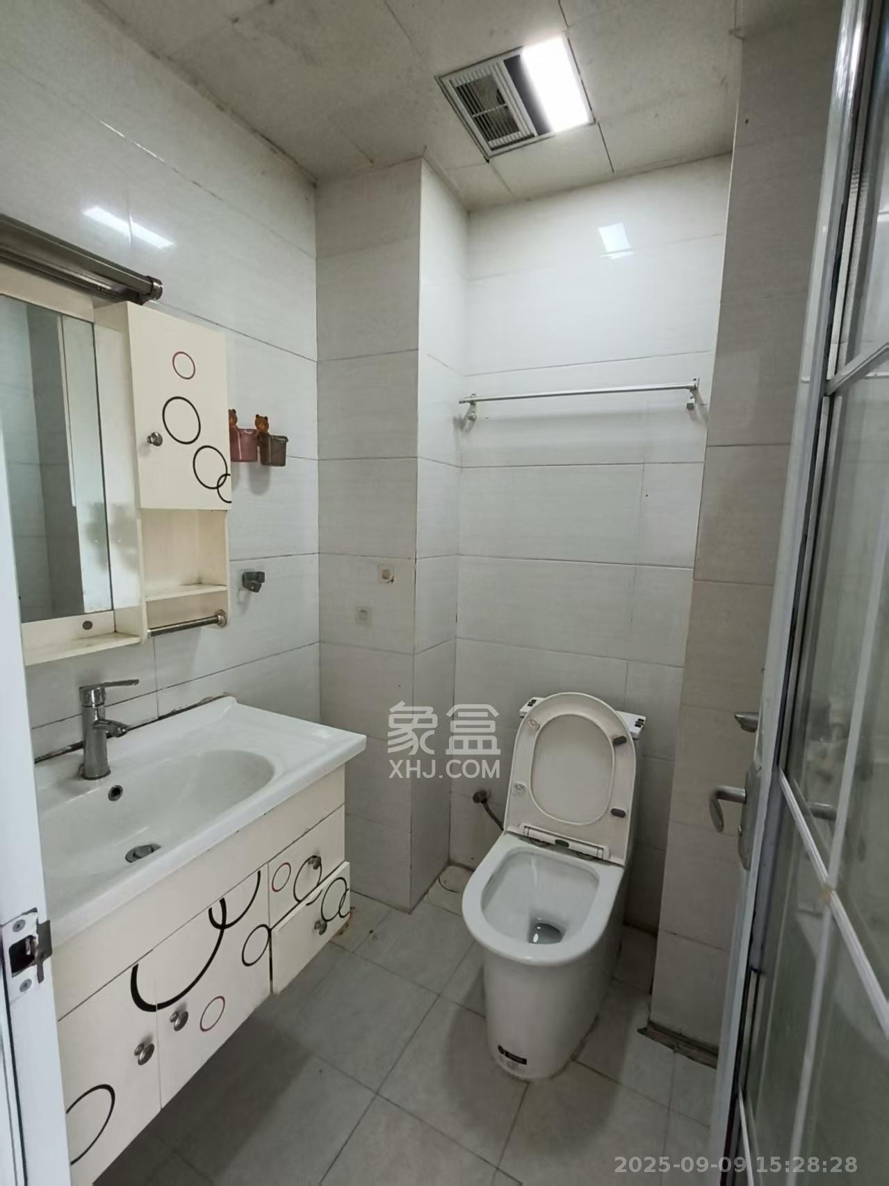 欧亚达国际广场 1室1厅1卫 1300.0元/月 欧亚达国际广场 1室1厅1卫 1300.0元/月室内图