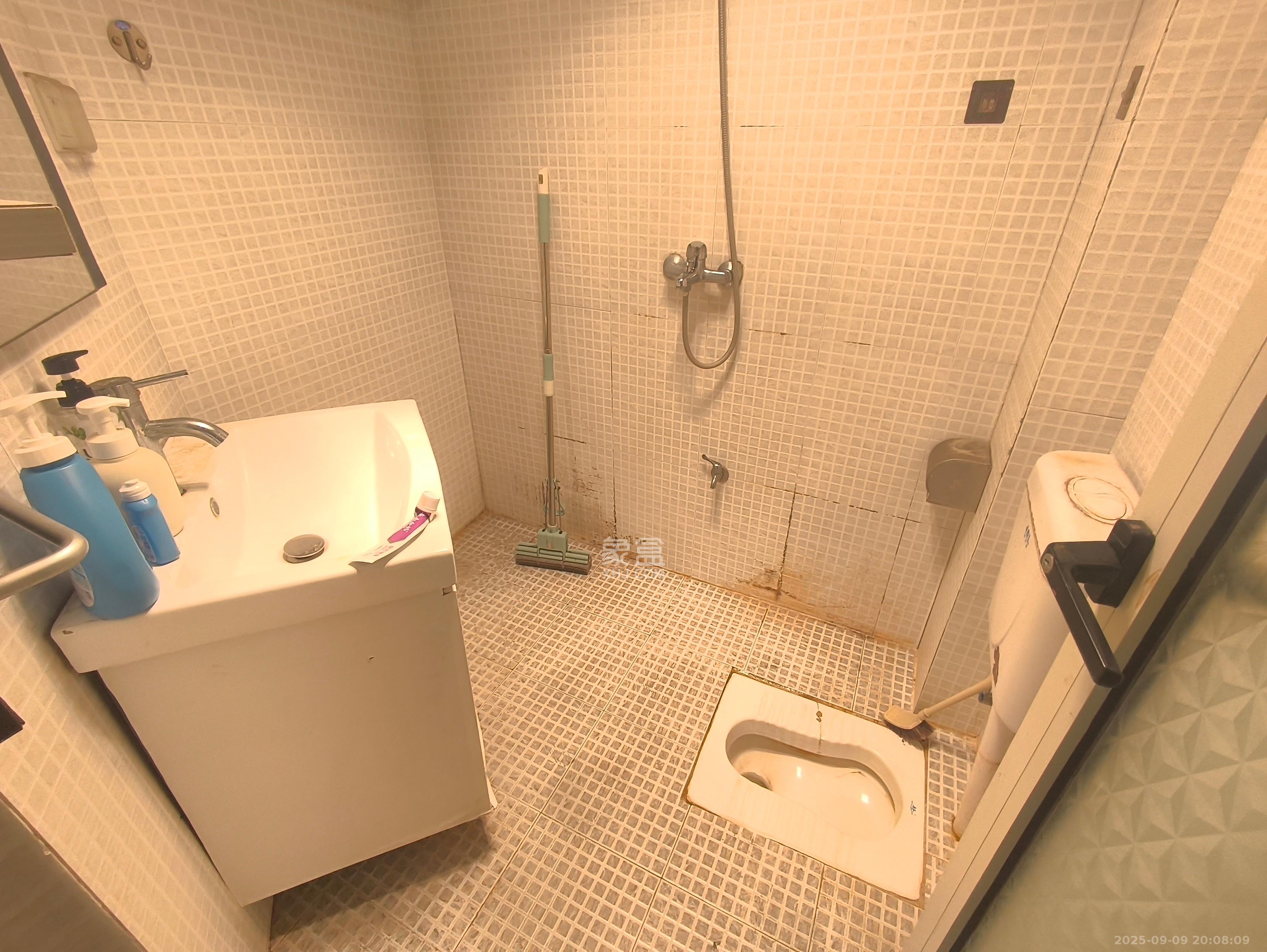 白沙晶城  1室1厅1卫    2000.0元/月室内图