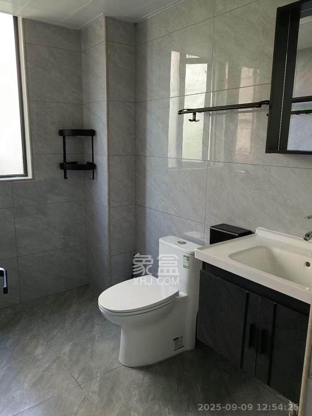 五矿万境蓝山  4室2厅2卫    2500.0元/月室内图