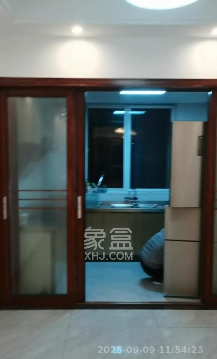 金鹰机电大市场  2室2厅1卫    1500.0元/月 金鹰机电大市场  2室2厅1卫    1500.0元/月室内图