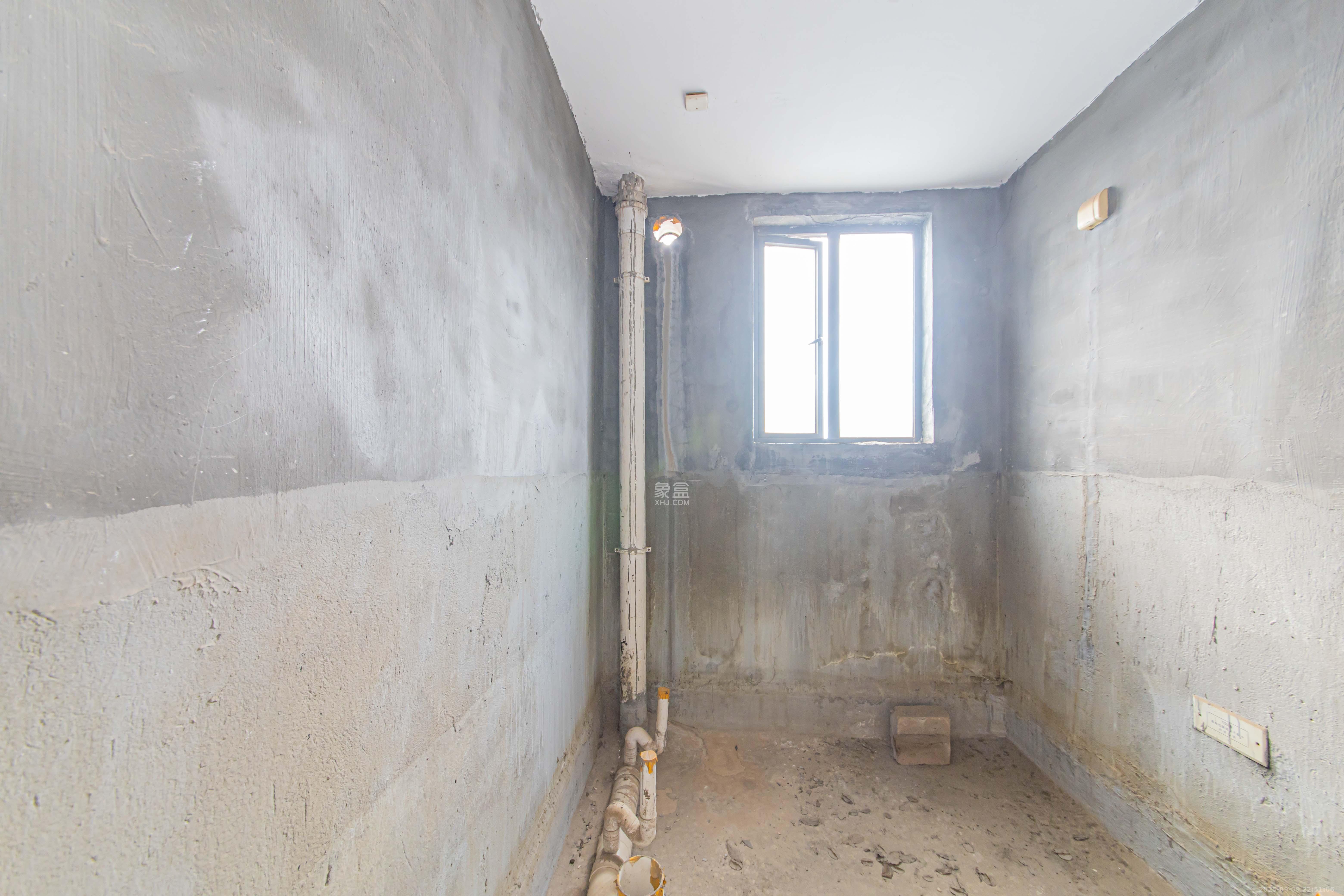 中信城市广场(中信新城一期) 6室2厅2卫 200.0万 中信城市广场(中信新城一期) 6室2厅2卫 200.0万卫生间